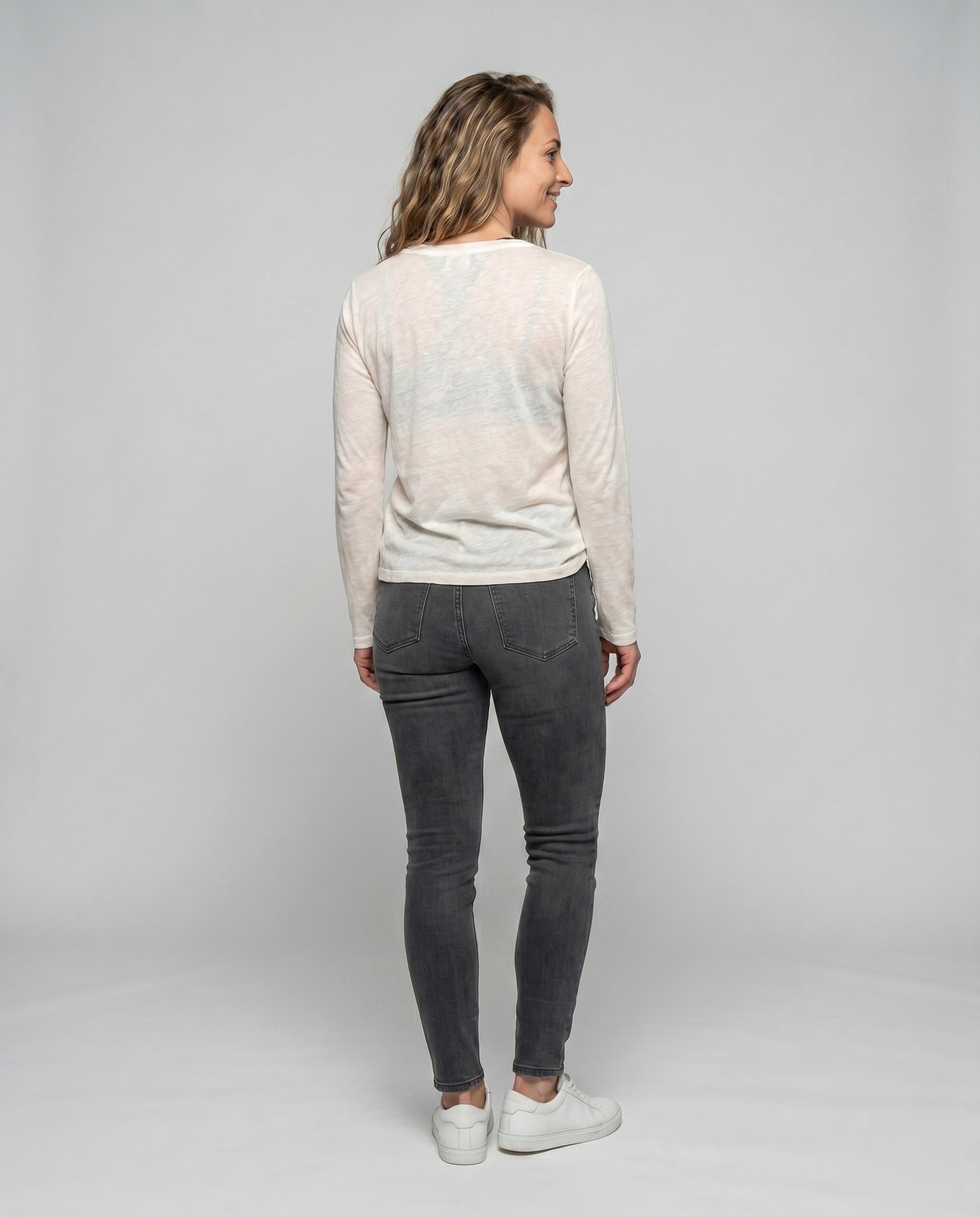 Product 15637857861962 - back_view