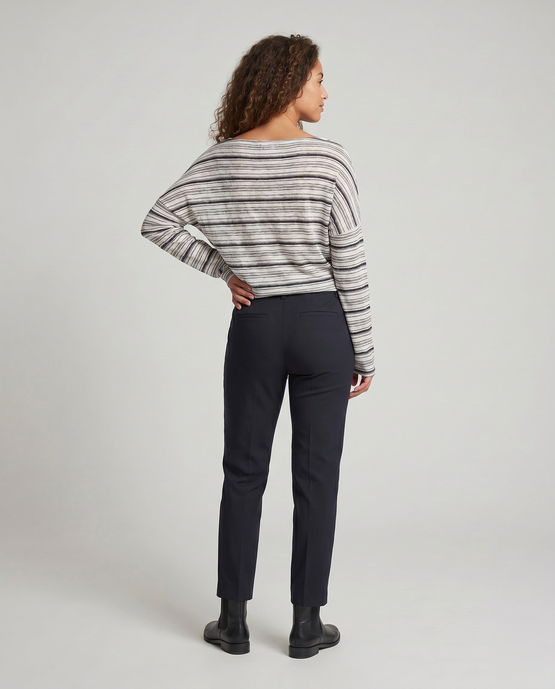 Product 15637858451786 - back_view