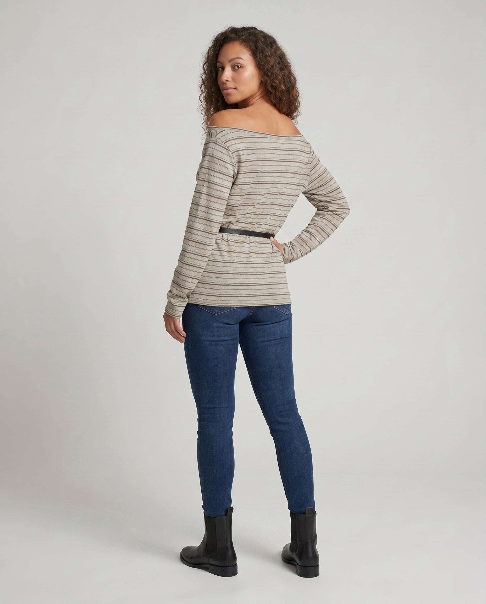 Product 15637858615626 - back_view