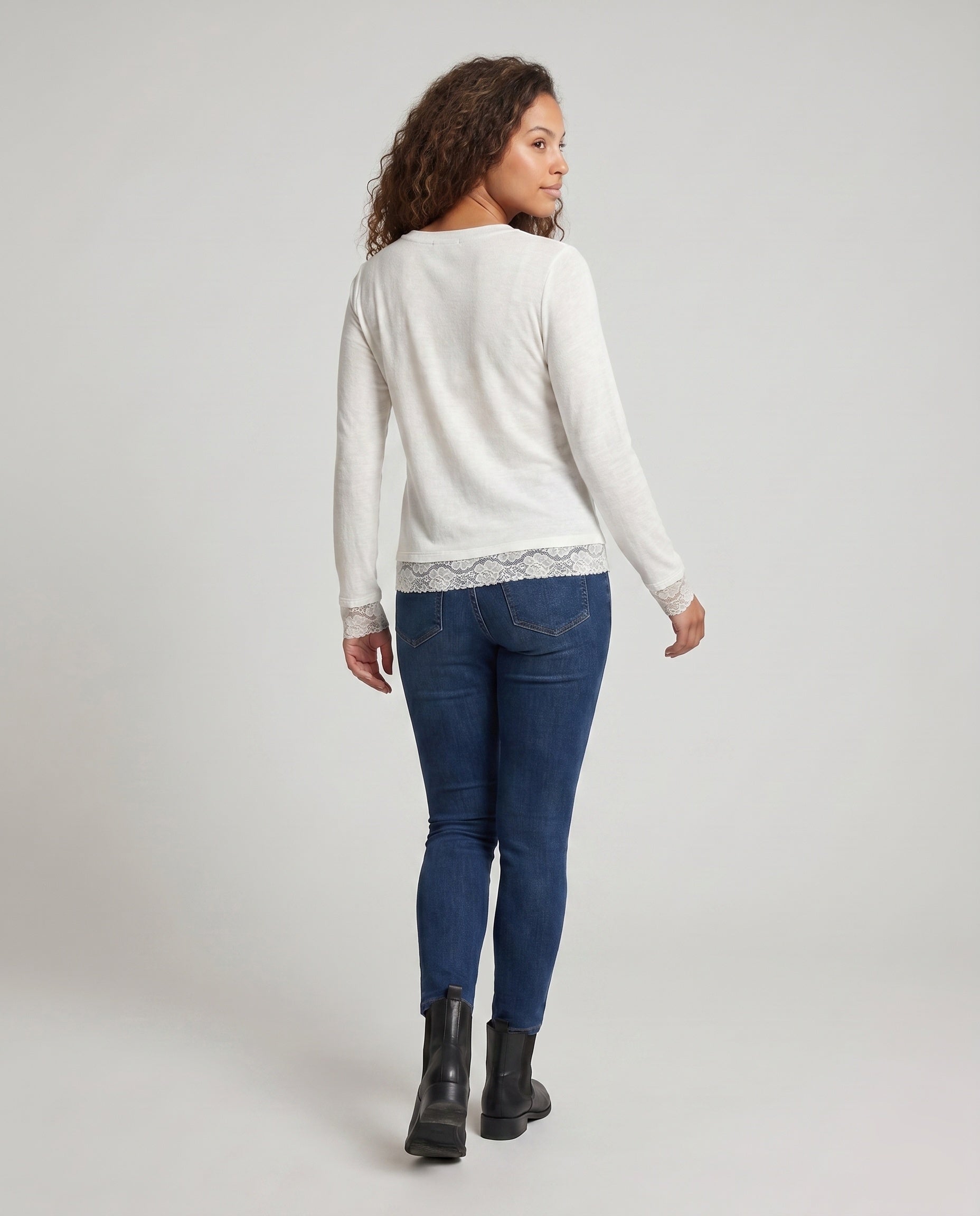 Product 15637860024650 - back_view