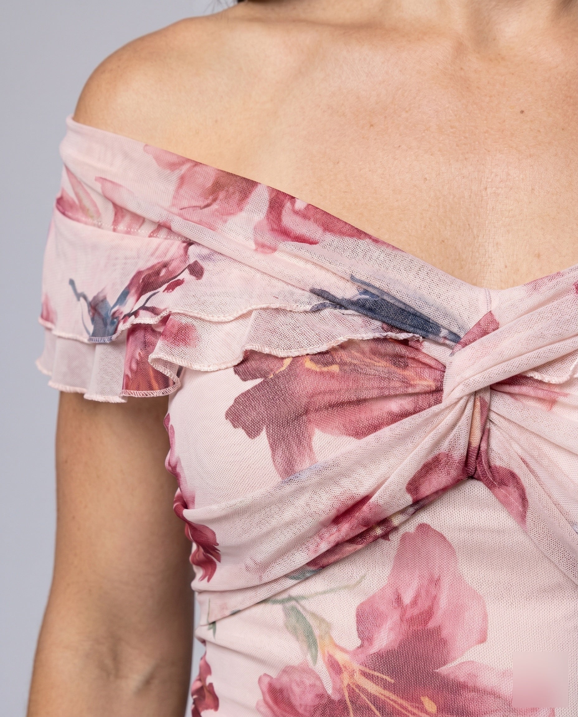 Product 15637866283338 - close_up_detail