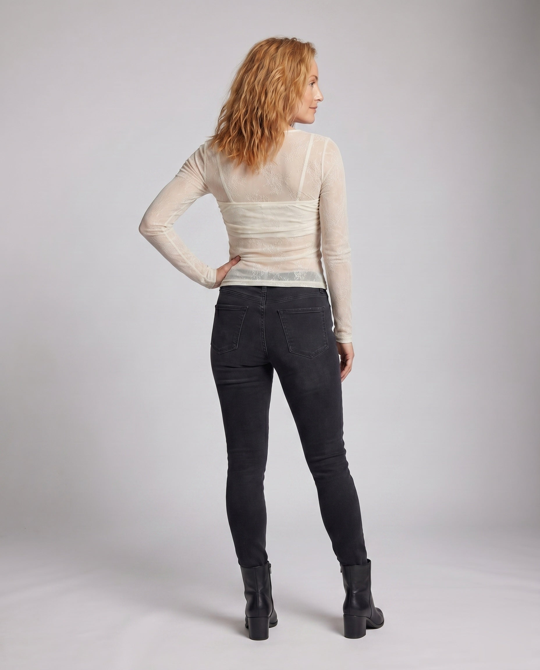 Product 15637875196234 - back_view