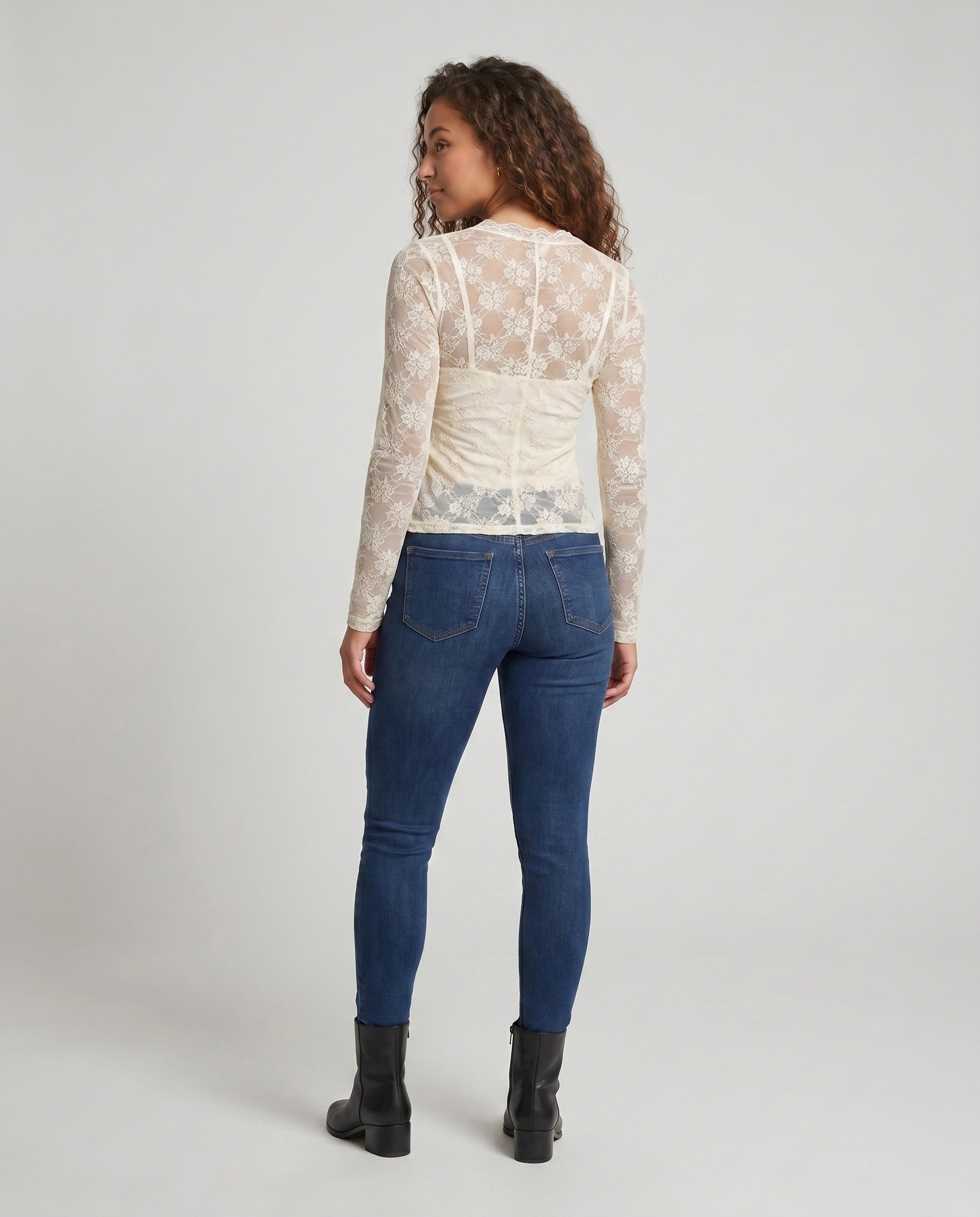 Product 15637875425610 - back_view