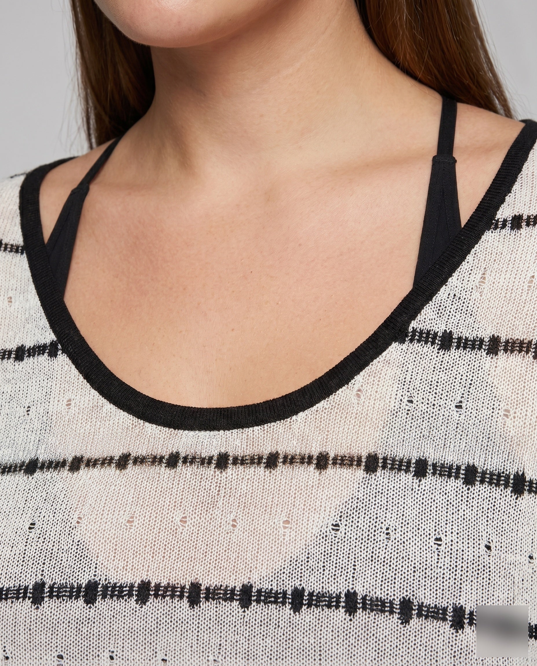 Product 15637876408650 - close_up_detail