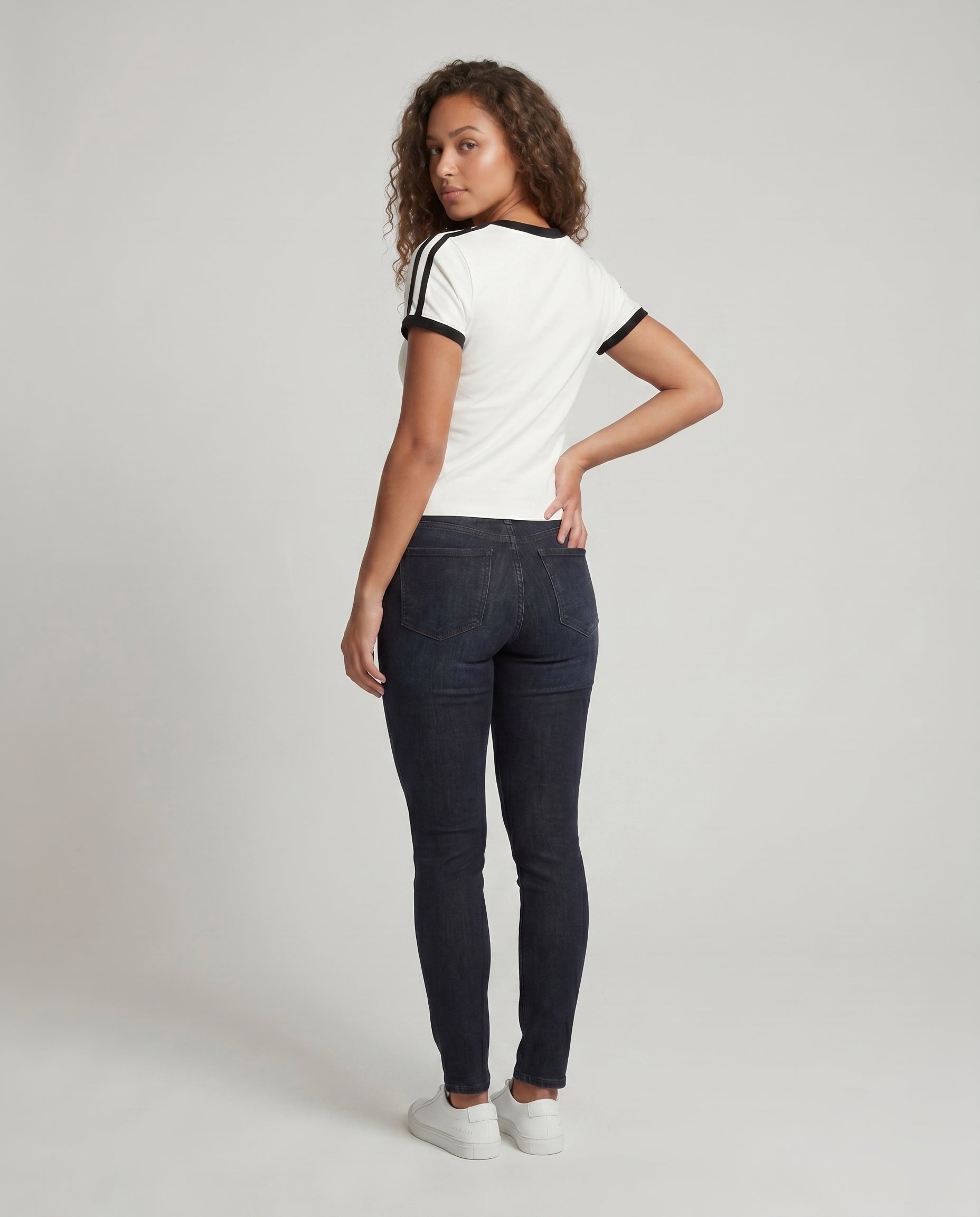 Product 15637881880906 - back_view