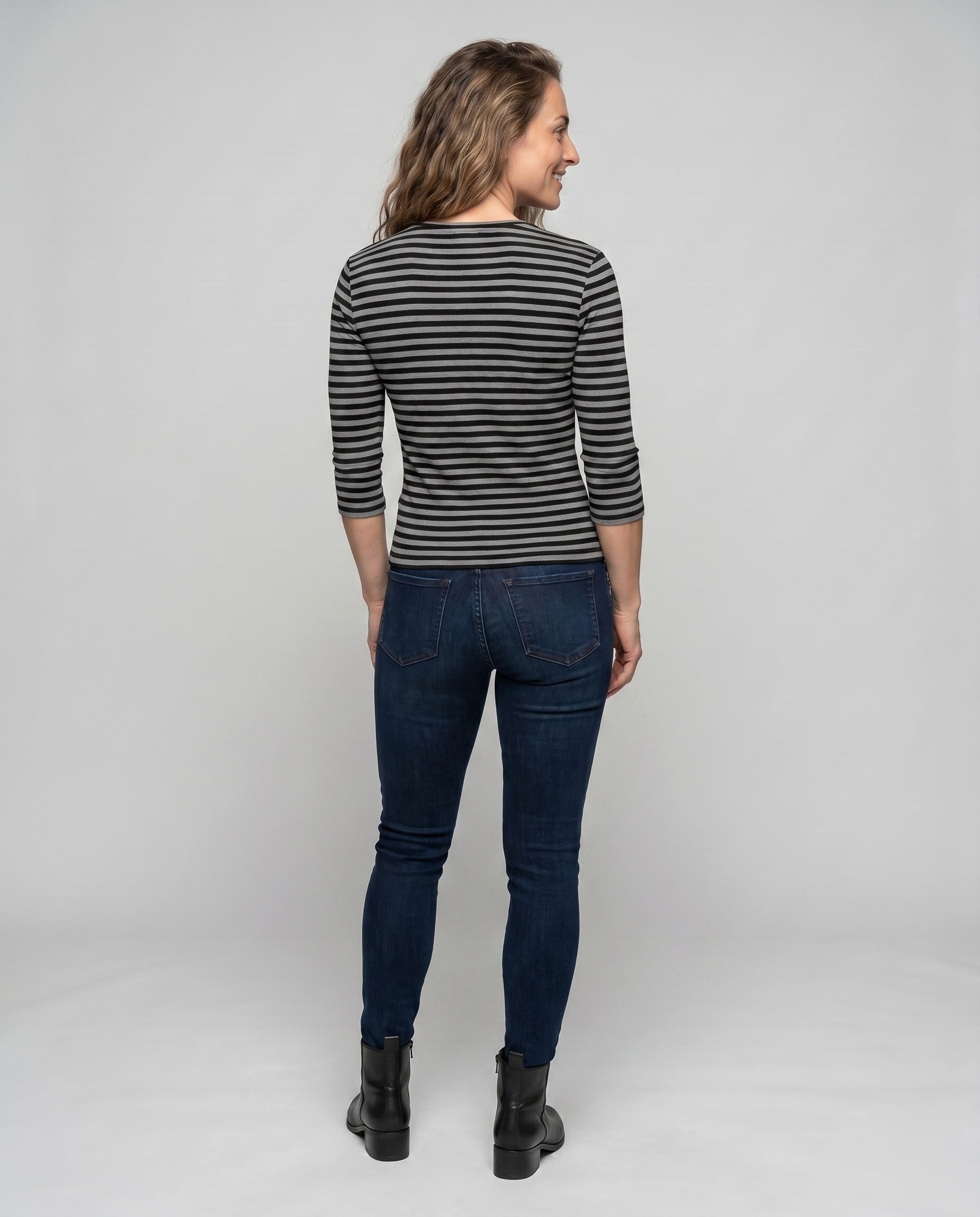 Product 15637882798410 - back_view