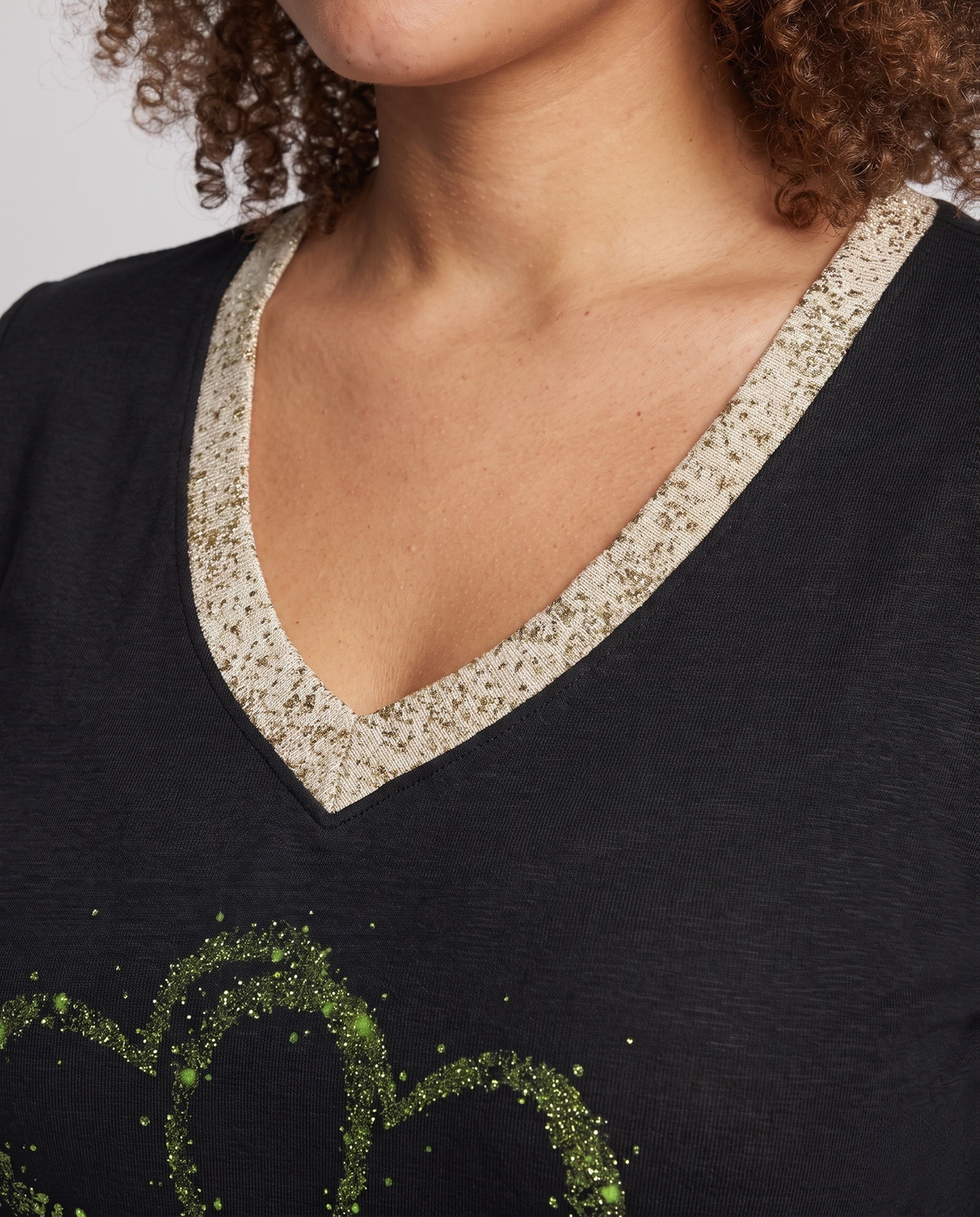Product 15979768250698 - close_up_detail