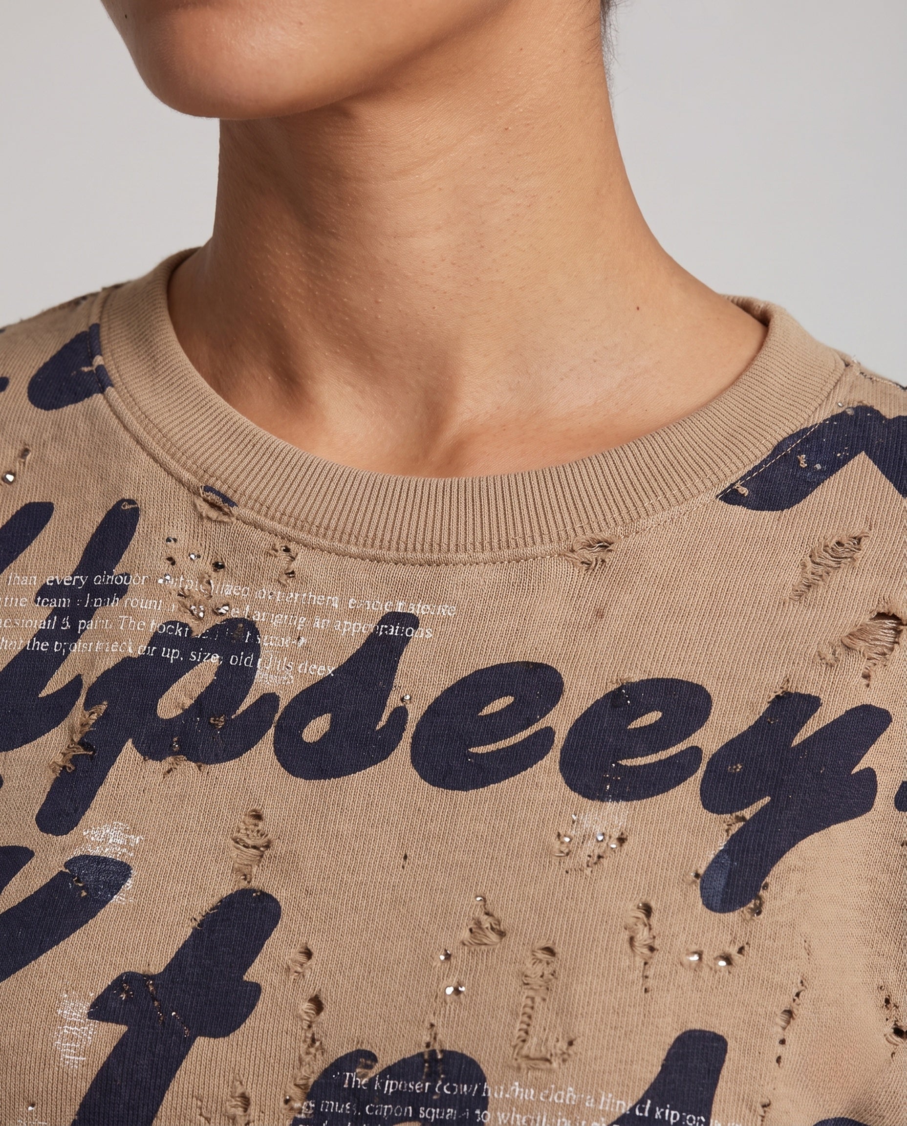 Product 16025008243018 - close_up_detail