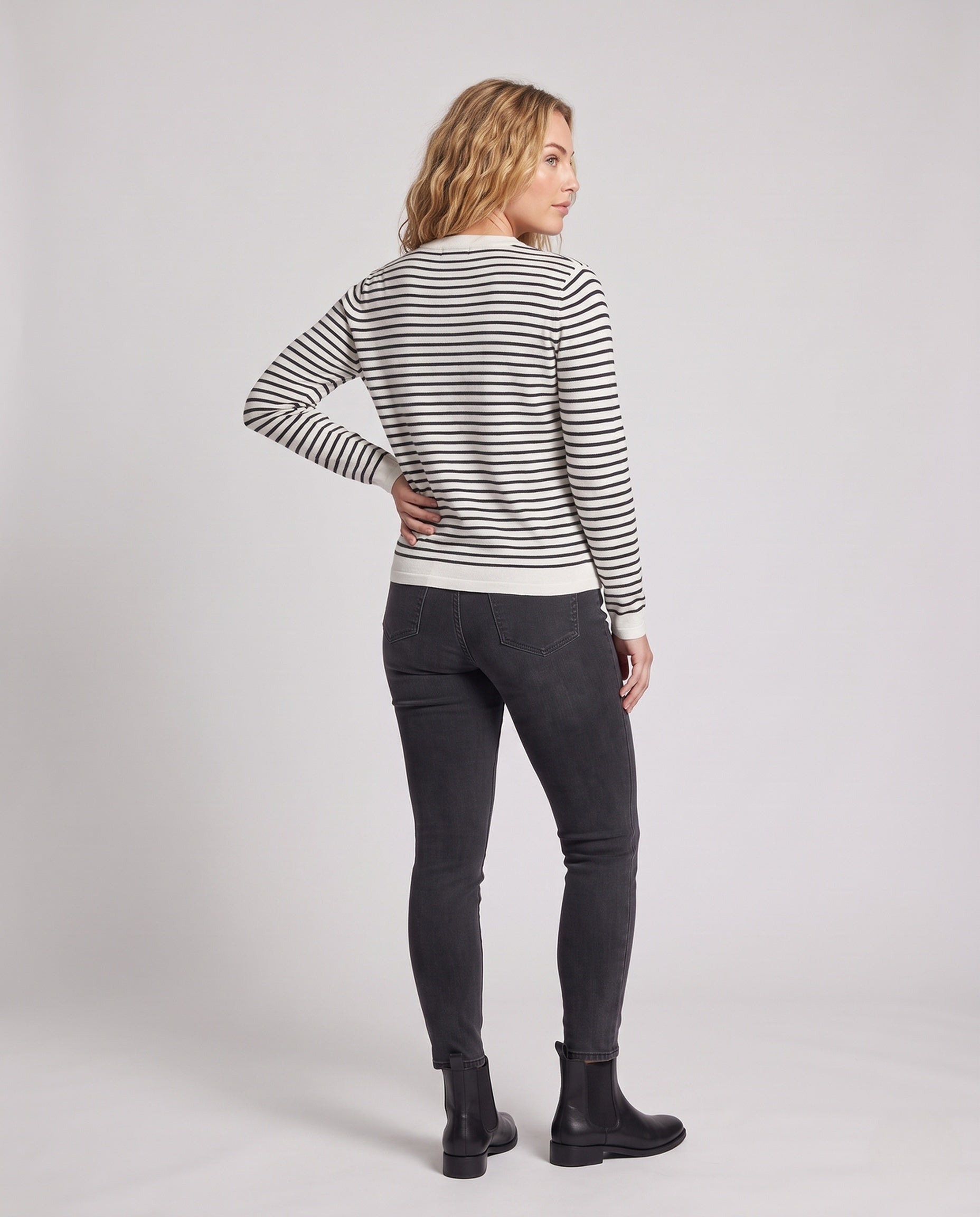 Product 16034469970250 - back_view