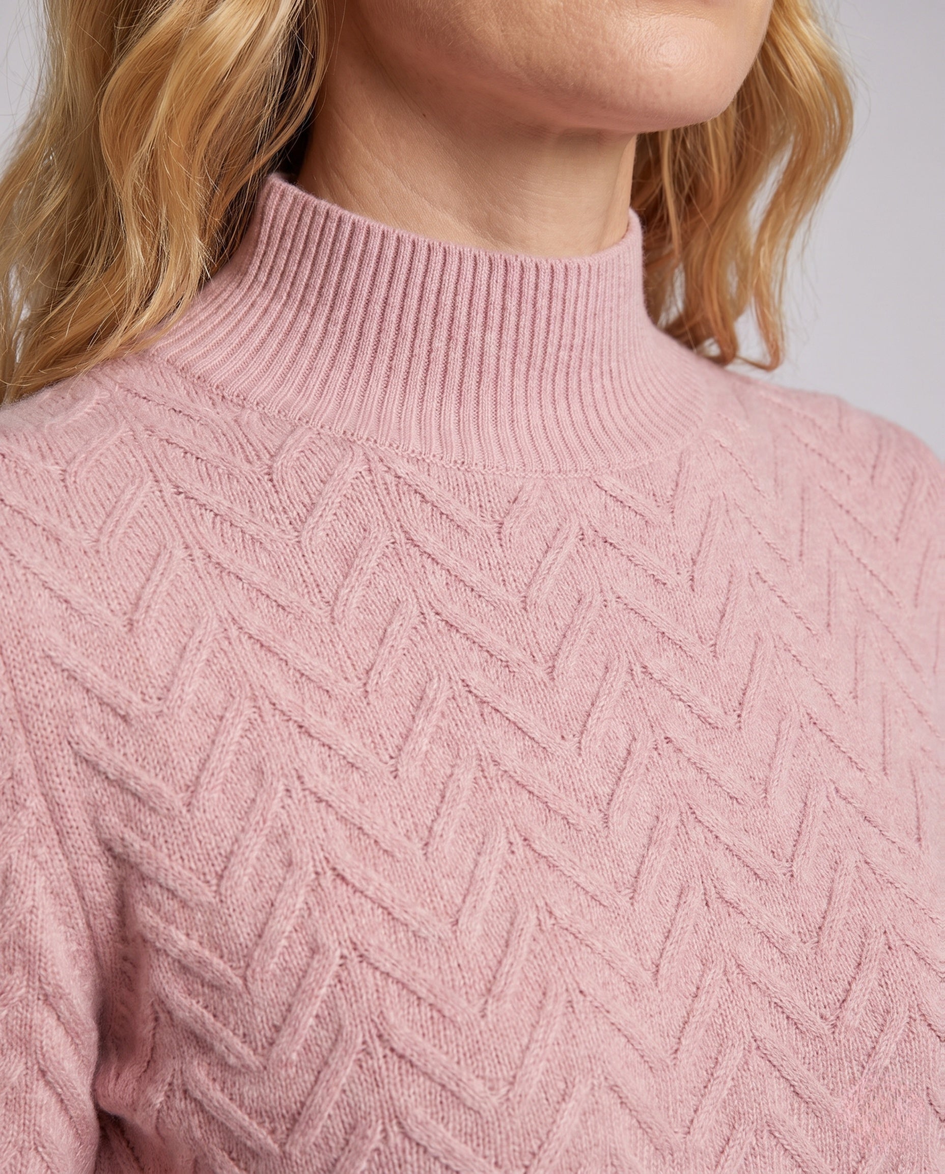 Product 16034474950986 - close_up_detail