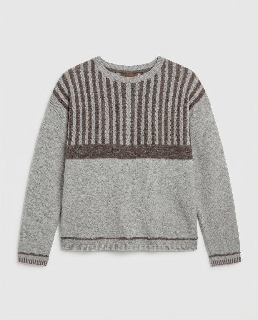 Women's fine knit pullover with cable texture and contrasting yoke Chichicherry