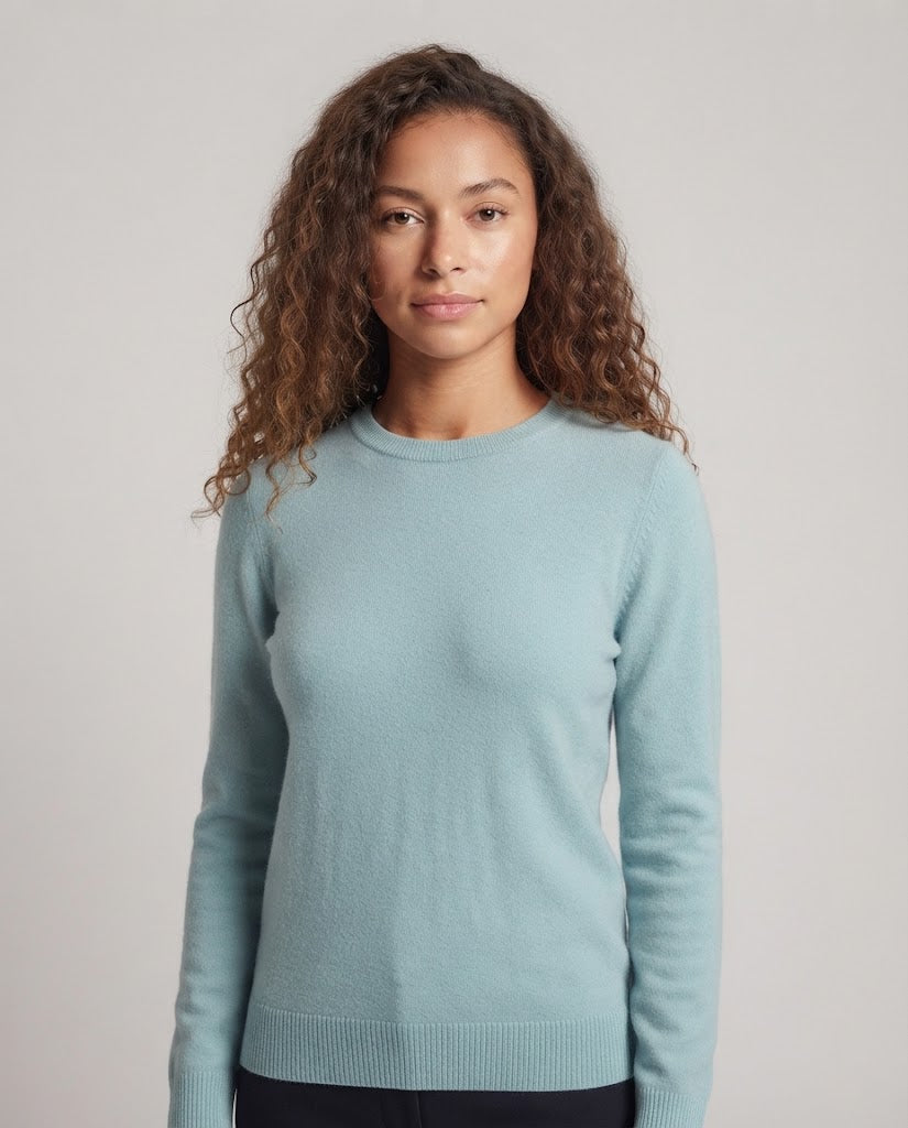 Women's fine-knit pullover with ribbed round neckline and narrow cuffs Chichicherry