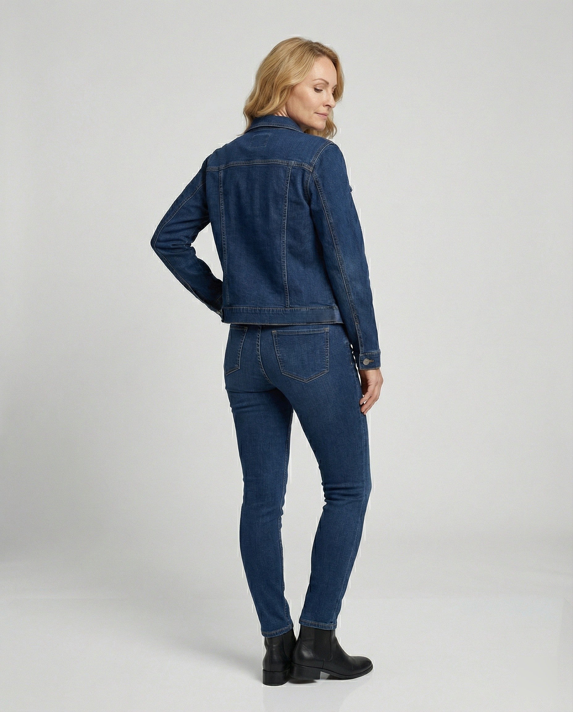 Women's denim jacket Women's shorts with pockets