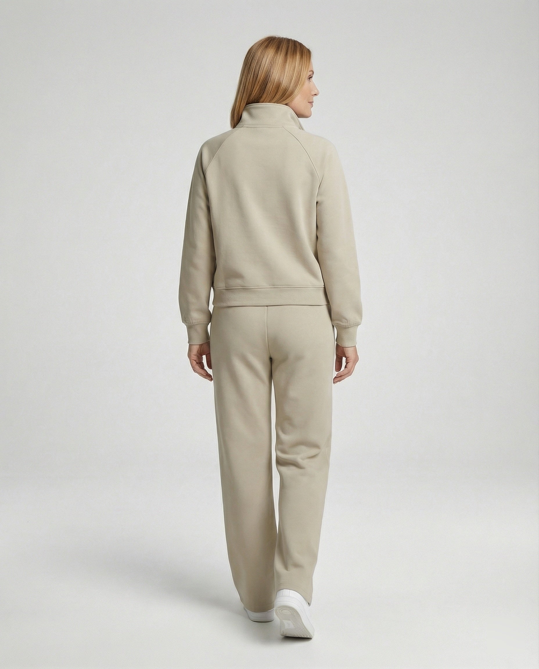 Women's tracksuit with high collar