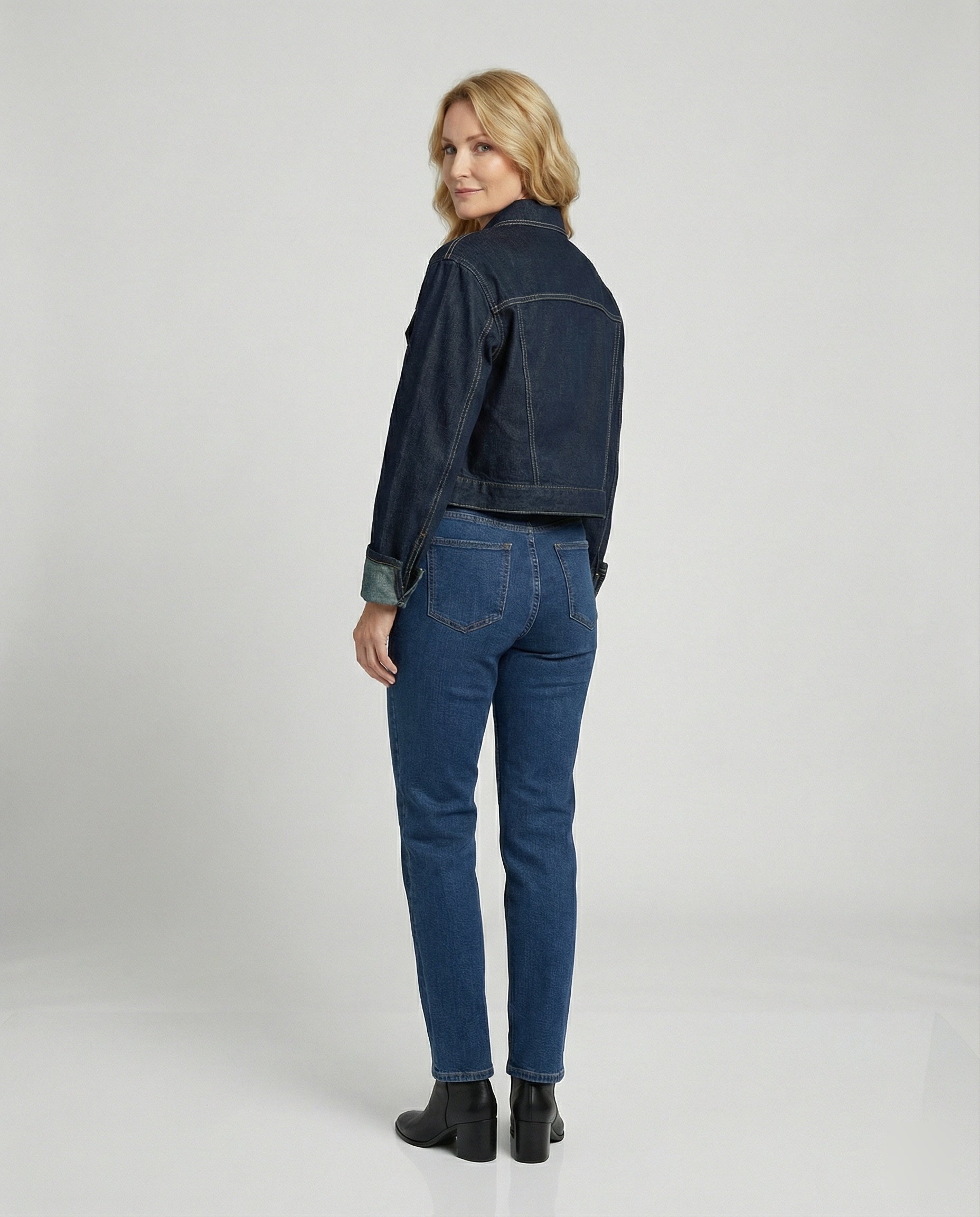 Women's denim jacket short boxy
