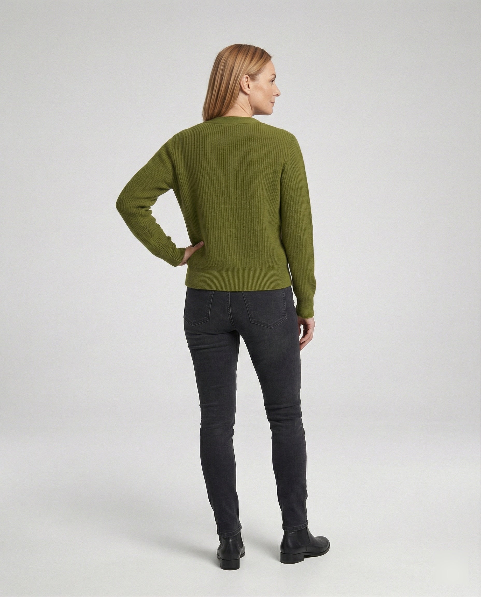 Women's cardigan with V-neck and buttons