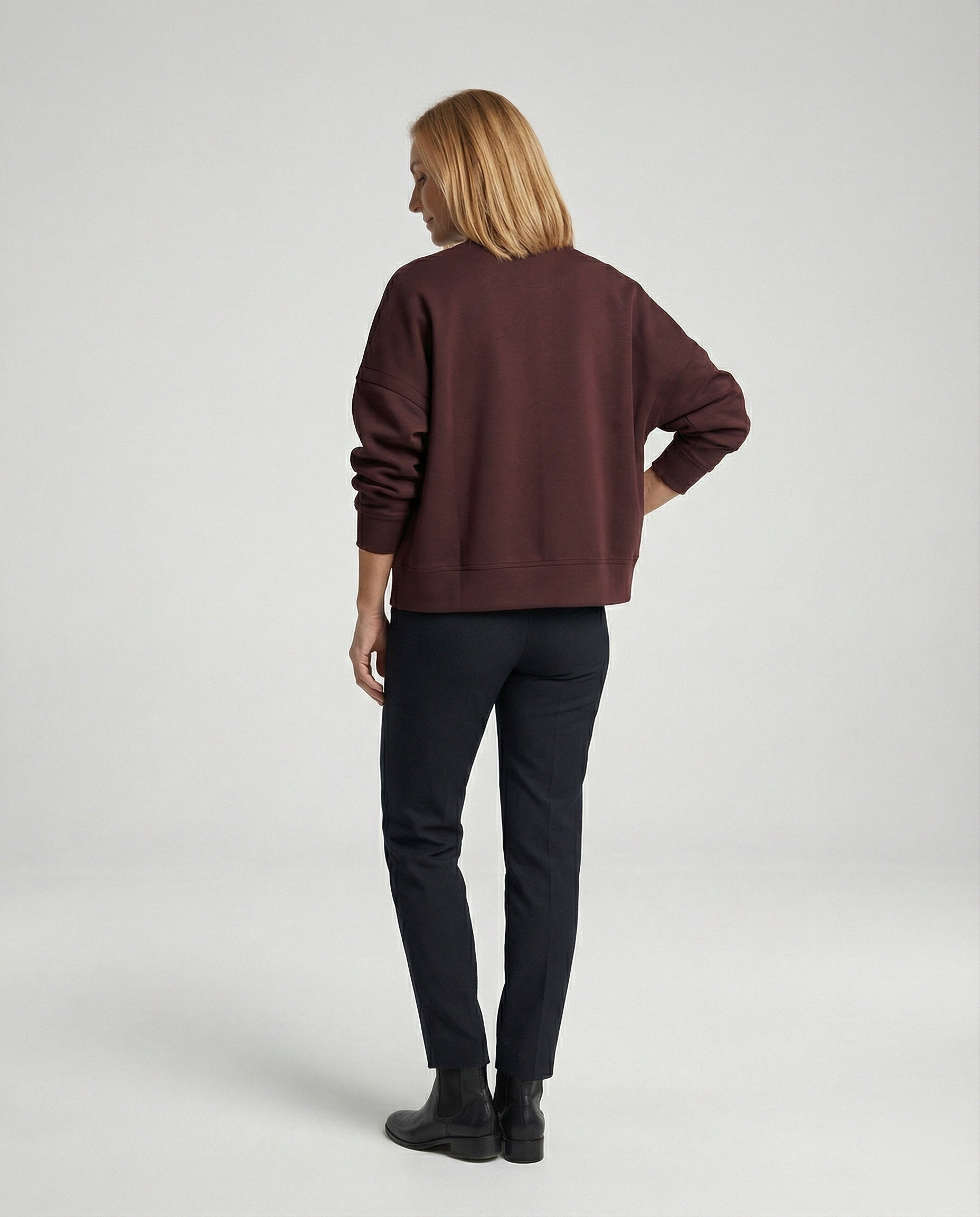 Women's bomber jacket with practical pockets