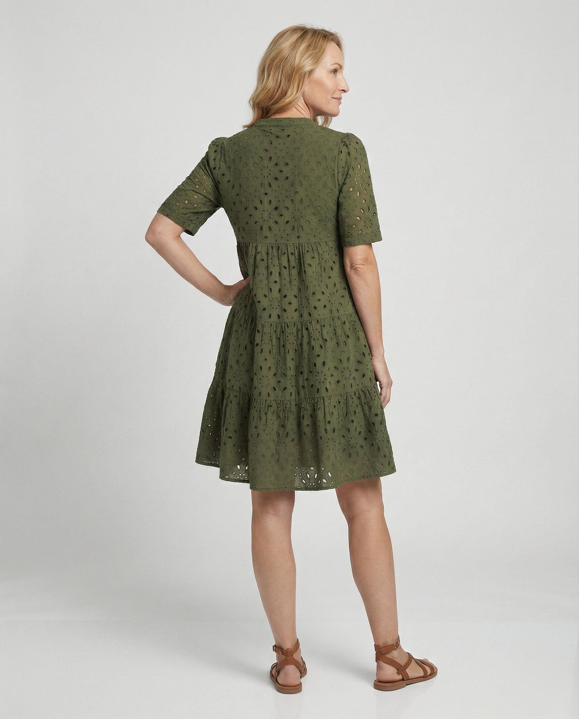 Leisure dress women with lace pattern