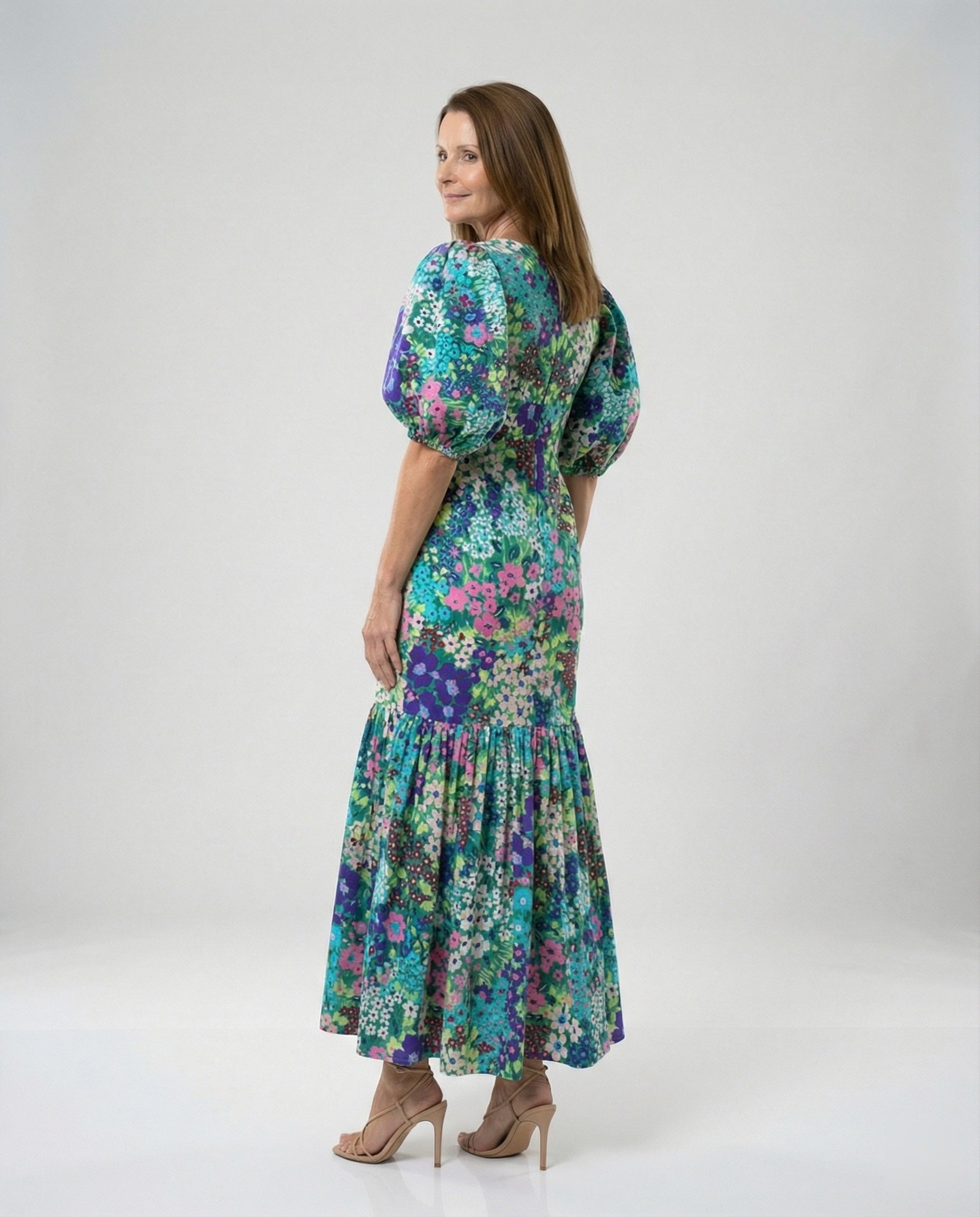 Women’s maxi dress with puff sleeves elegant
