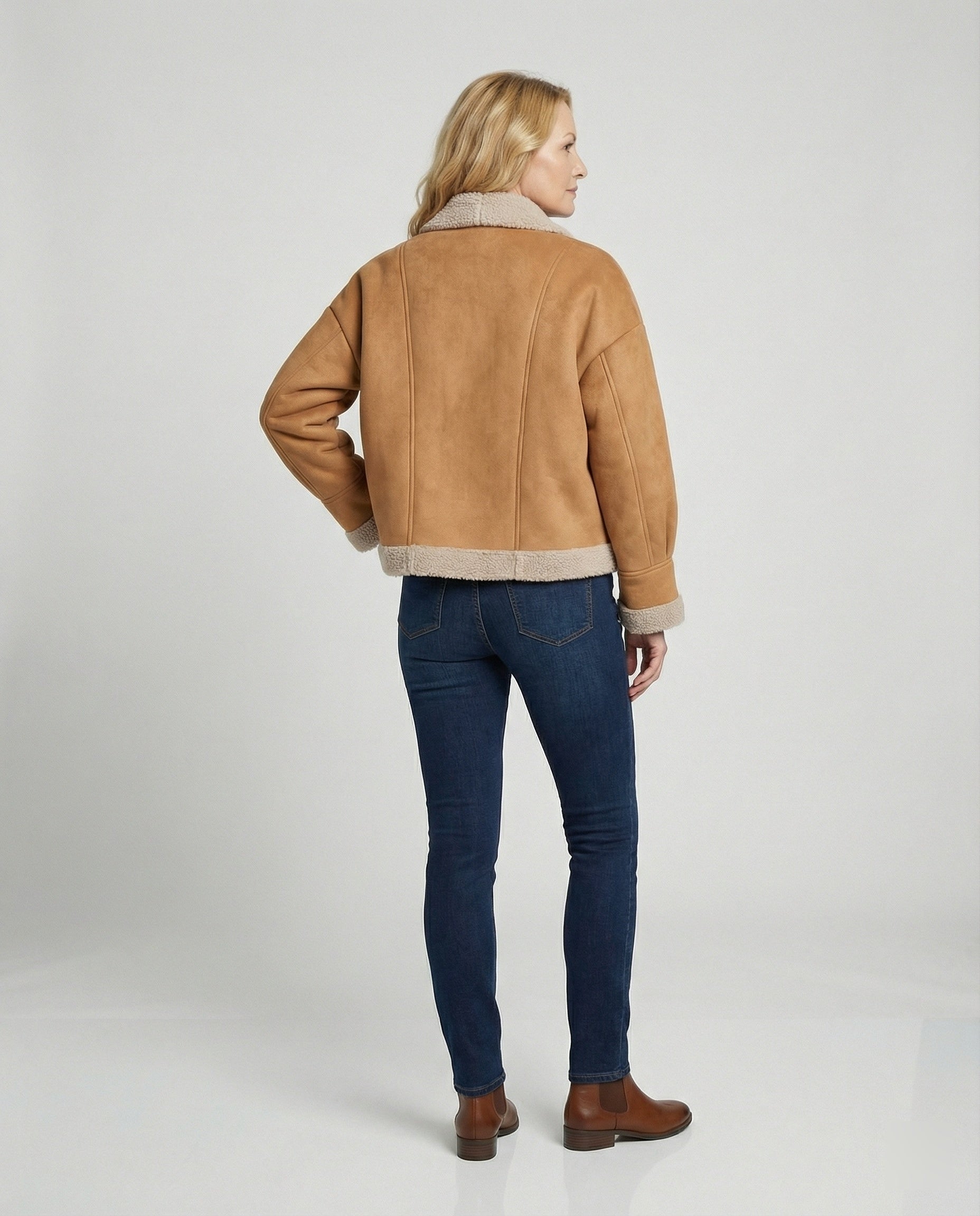 Women’s jacket with elegant collar
