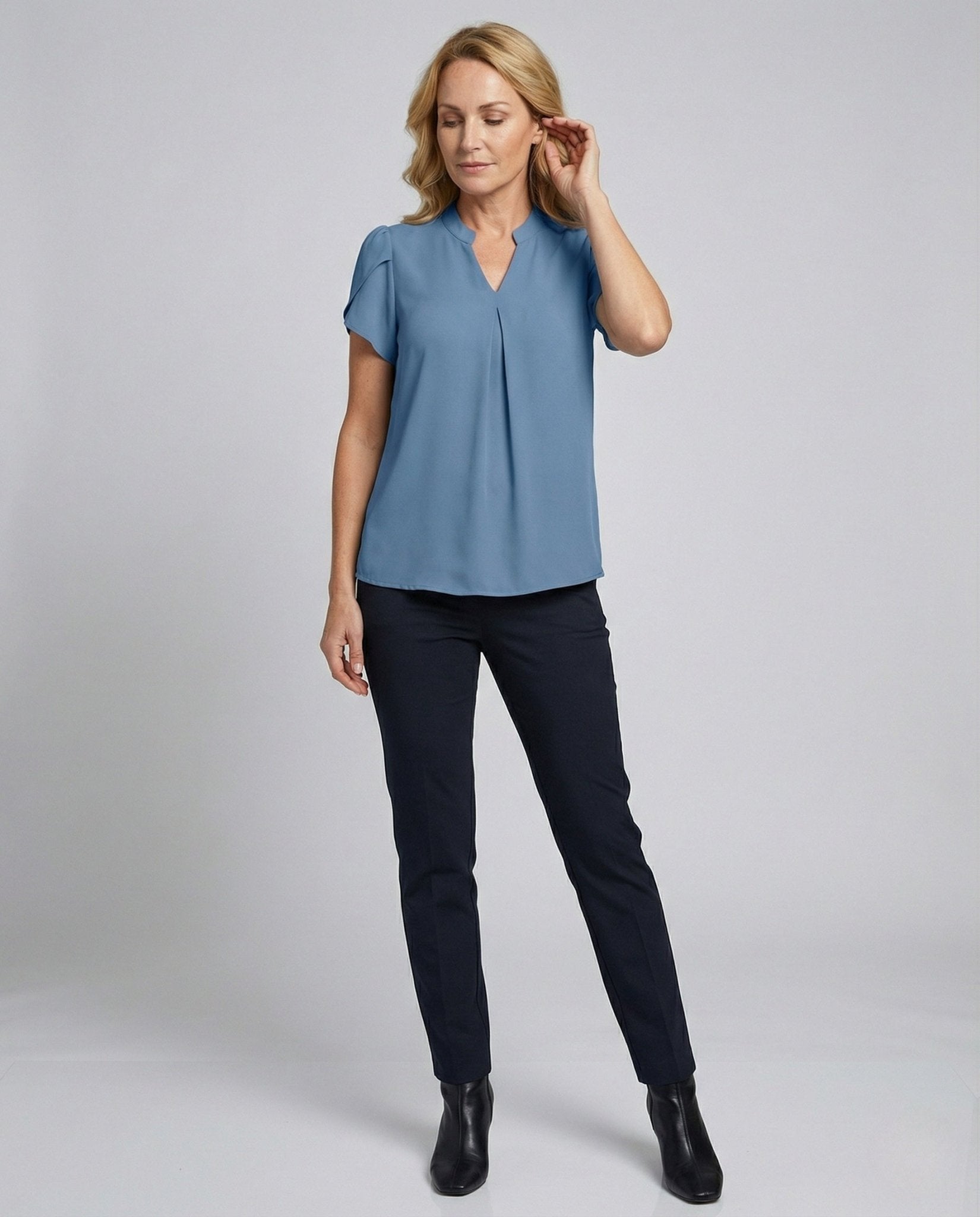 Blouse top women with V-neck and puff sleeves - Chichicherry