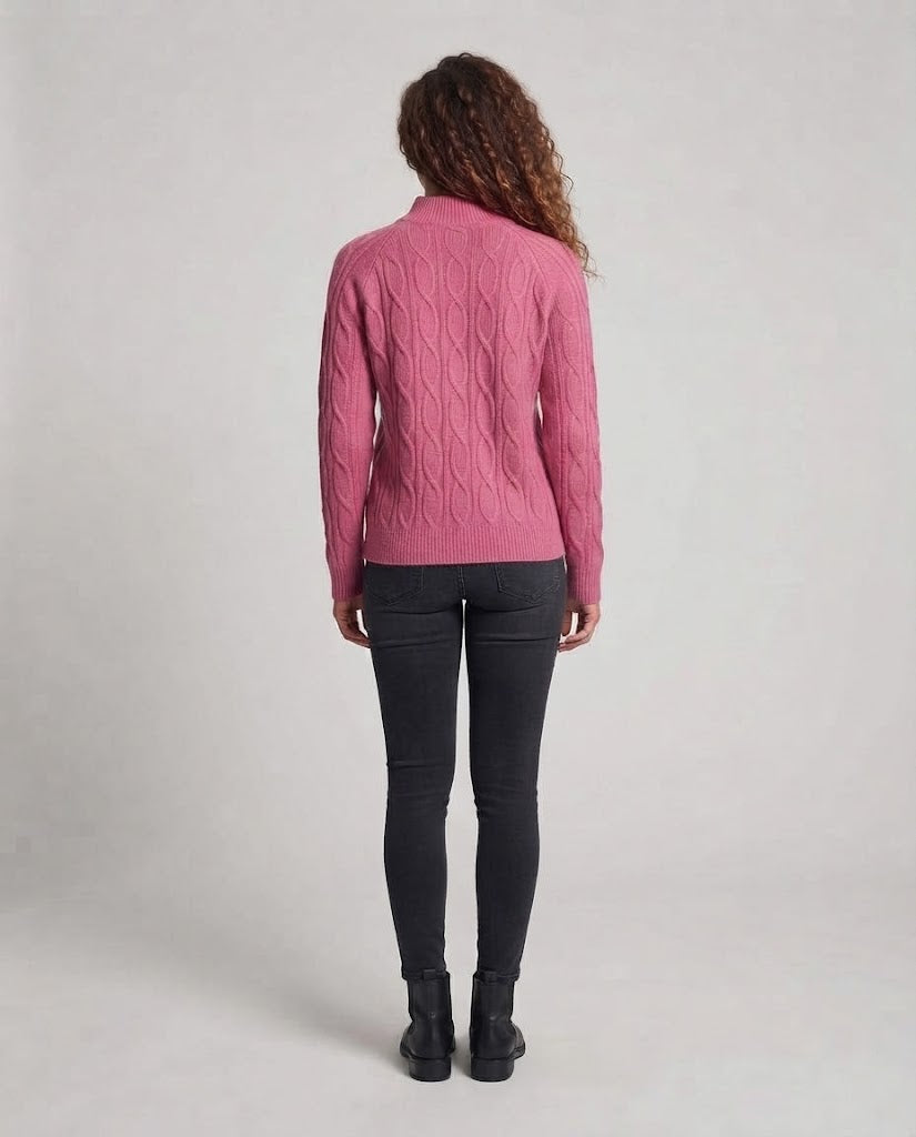 Women's fine knit pullover with cable pattern and standing collar Chichicherry