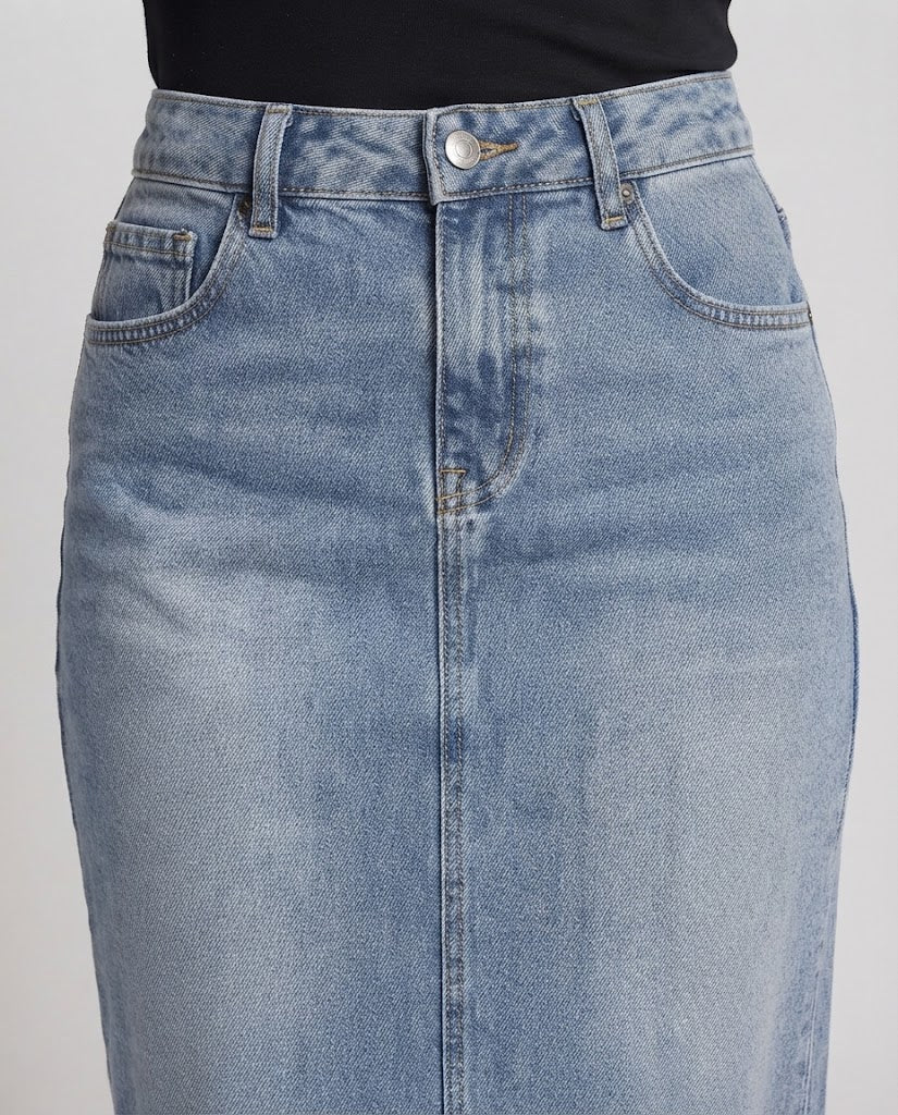 Women's High-Waisted Denim Midi Skirt with Raw Hem and Straight Cut Chichicherry