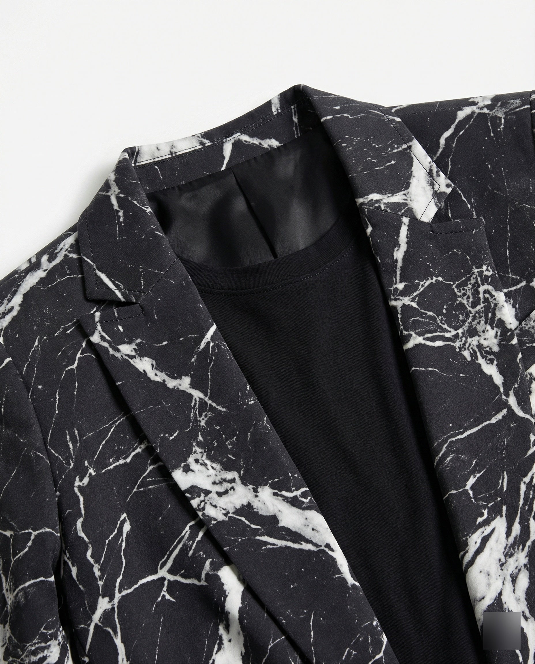 Women Short Blazer with Print and Lapel