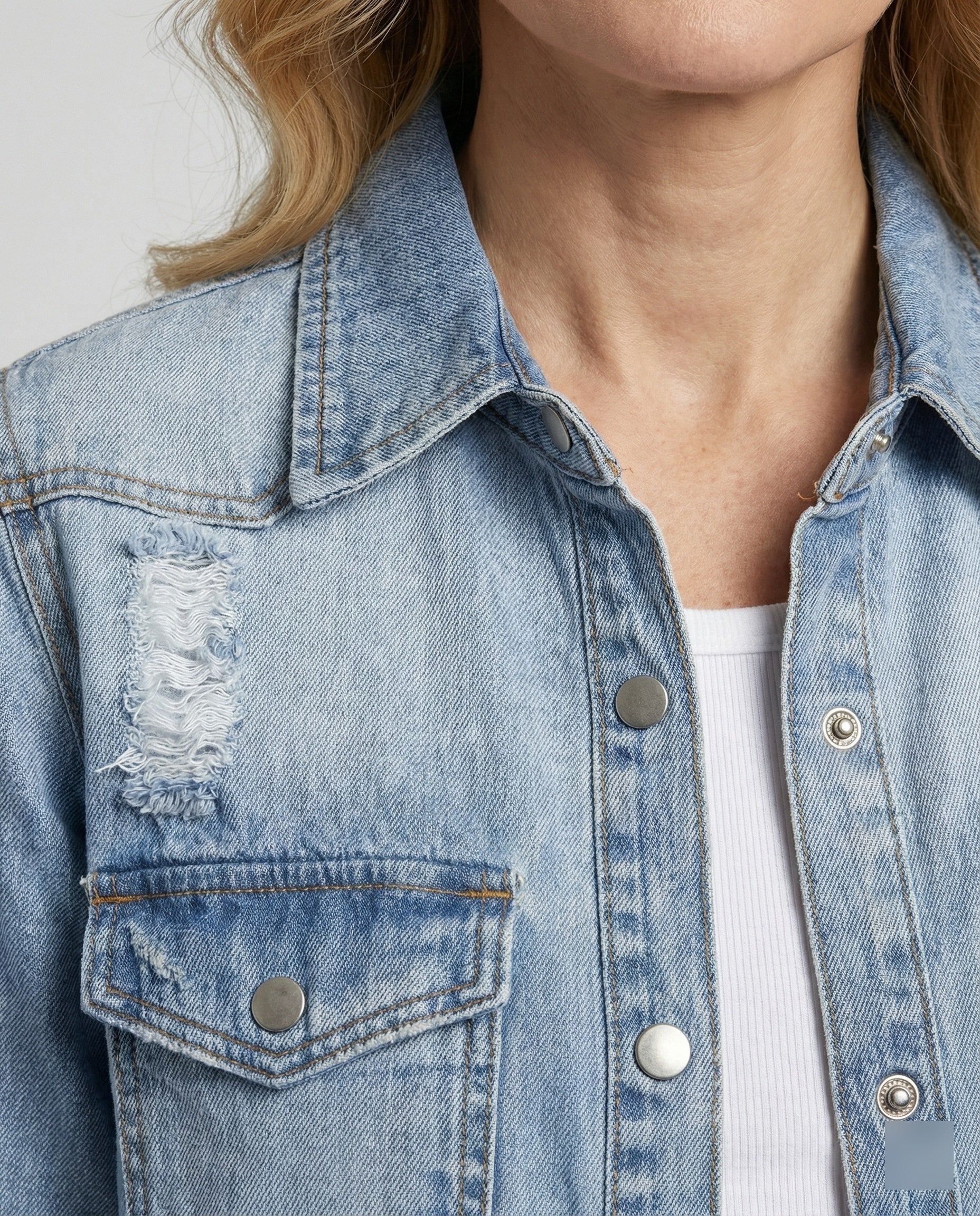 Women's denim jacket shirt cut loose