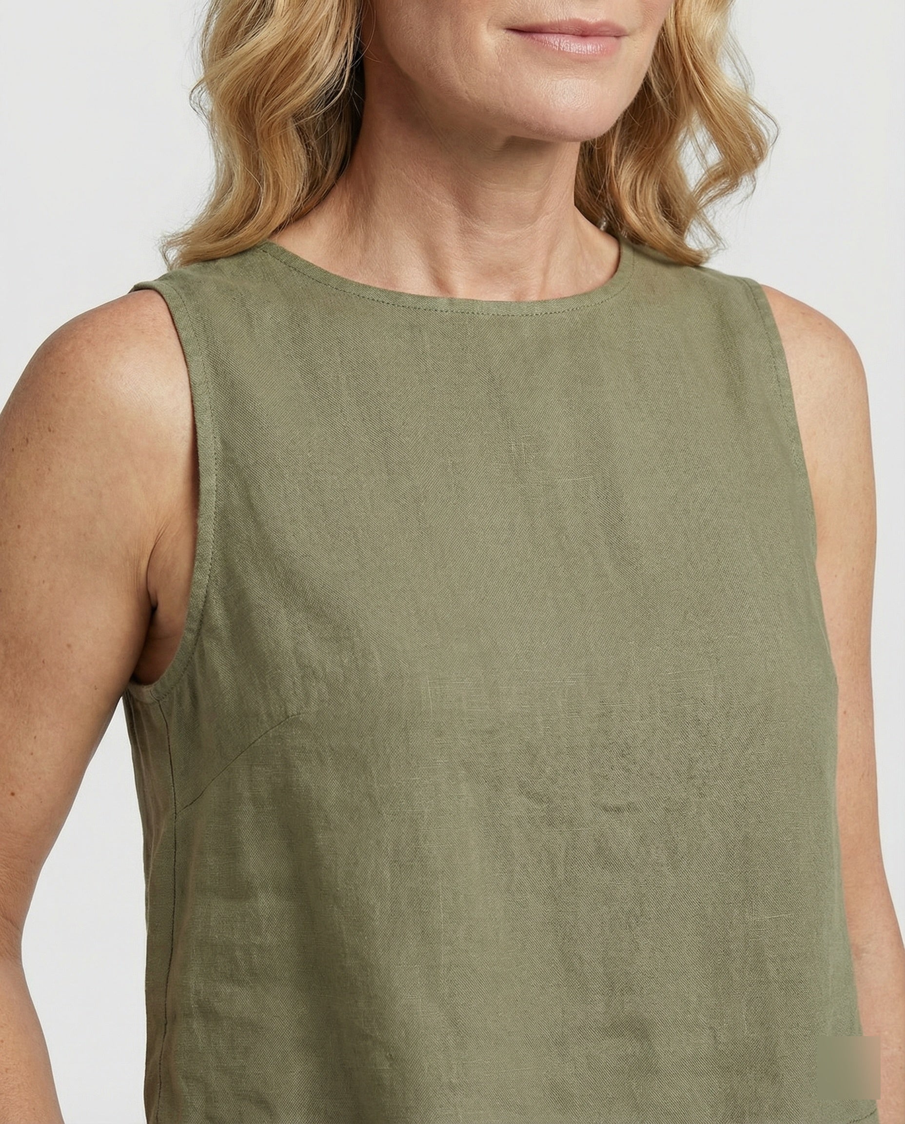 Women's two-piece set with short top