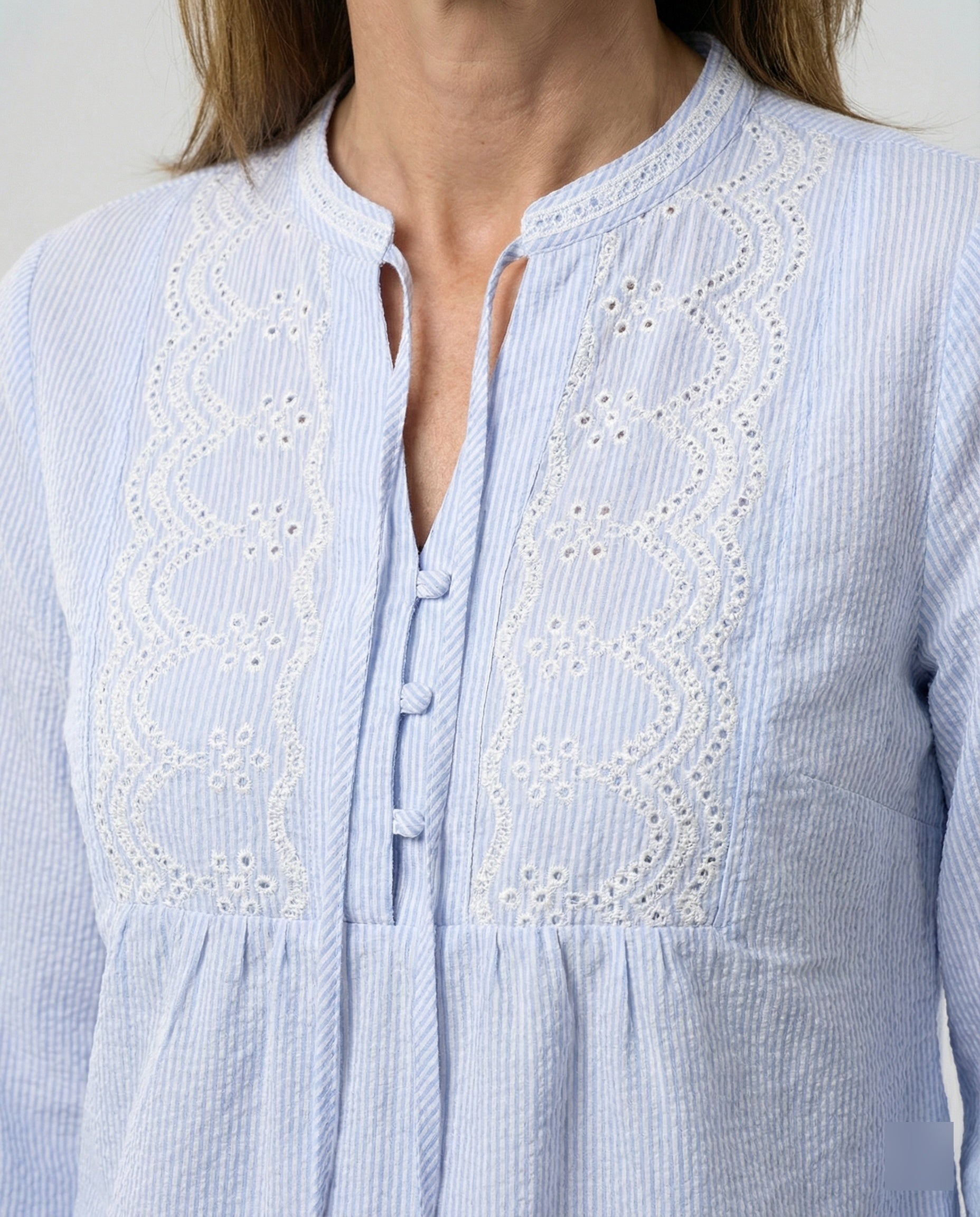Embroidered blouse women with balloon sleeves