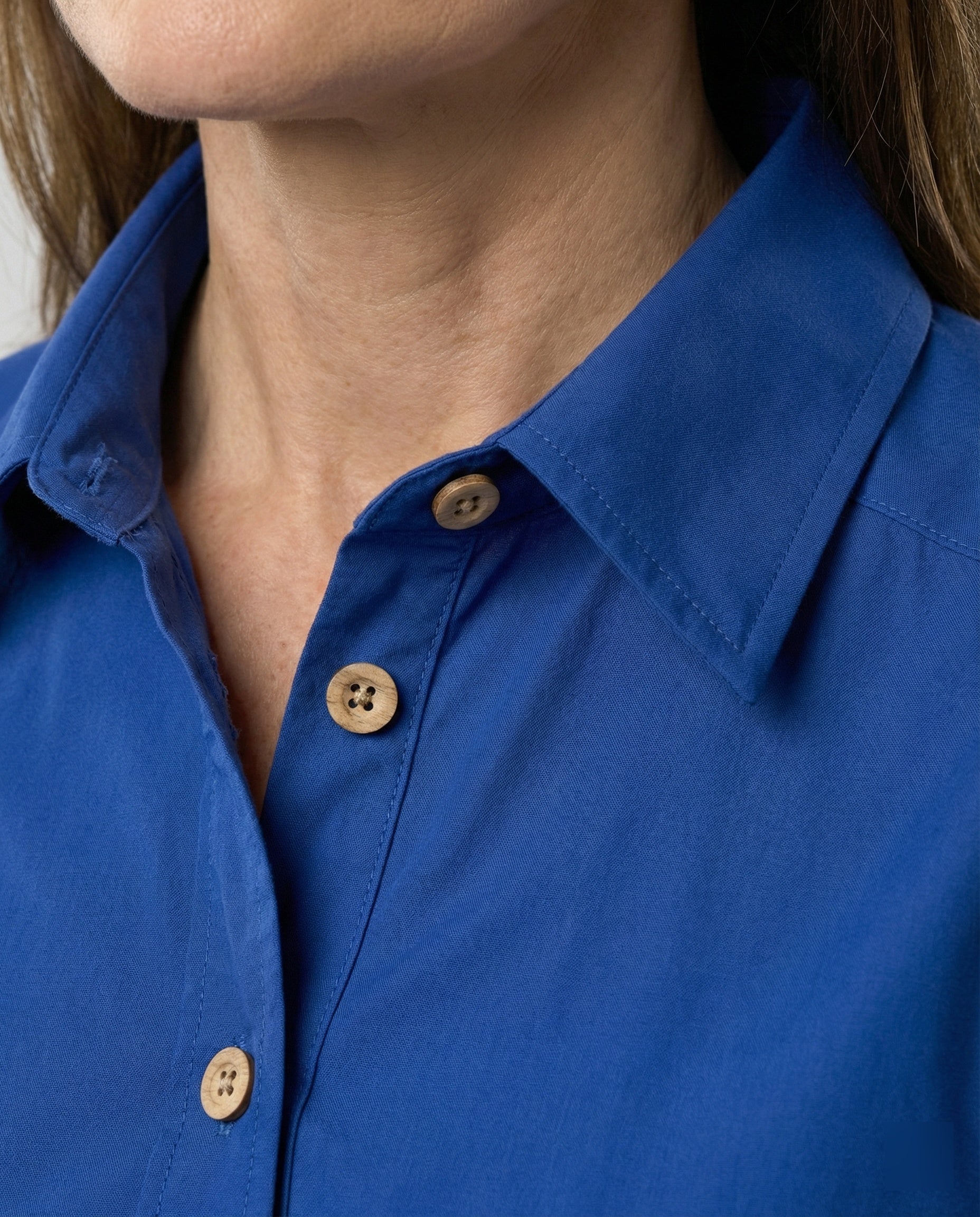 Women's blouse with puff sleeves and elegant cut