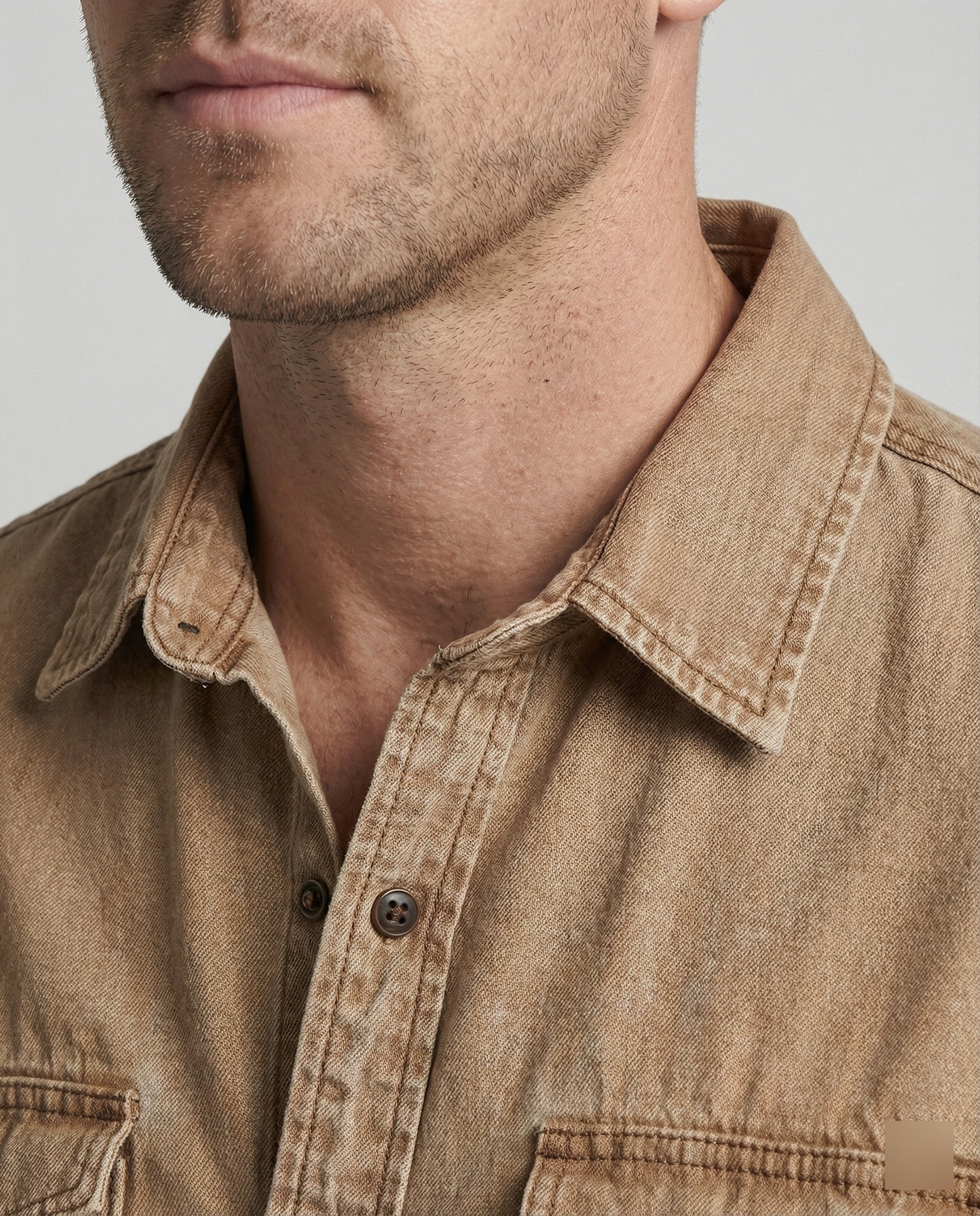 Men's denim shirt with chest pockets
