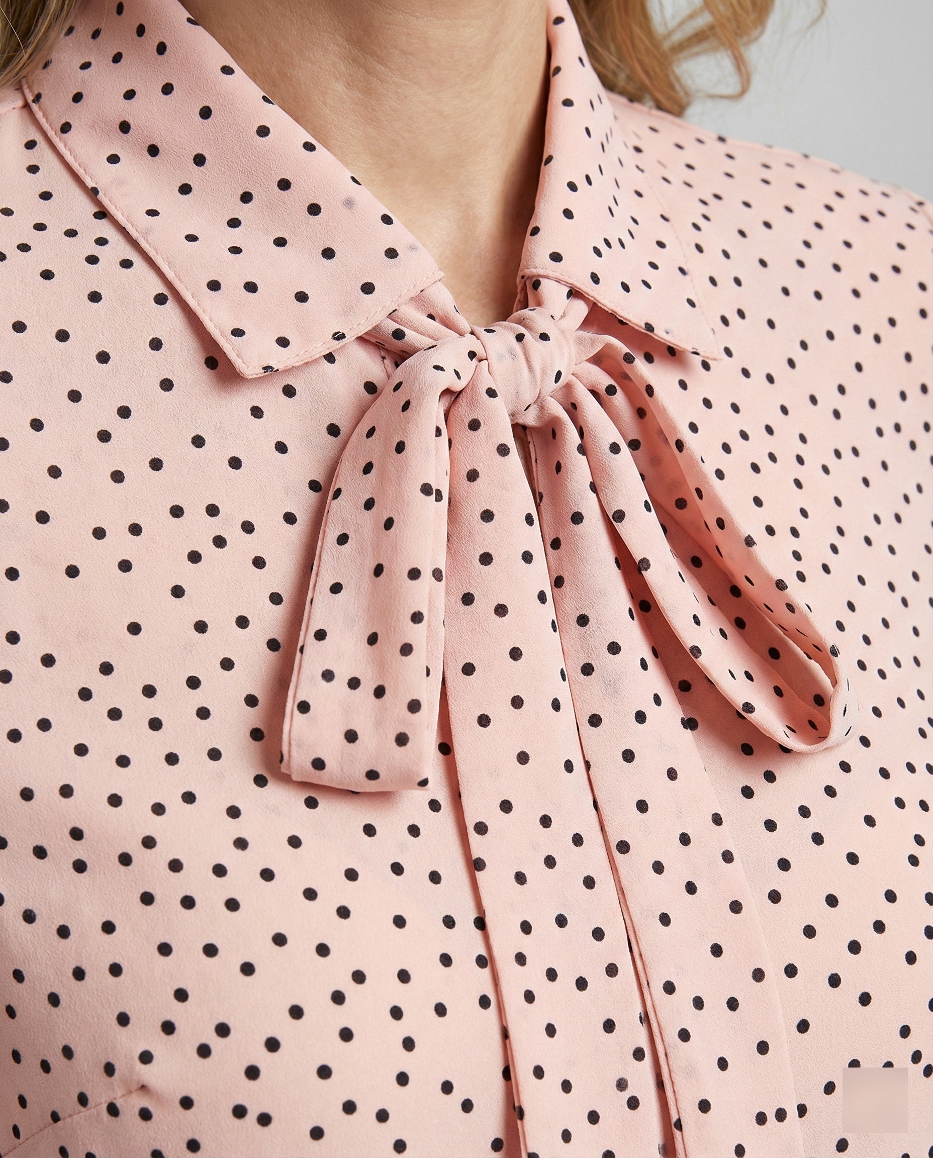Blouse Women Short with Tie Collar