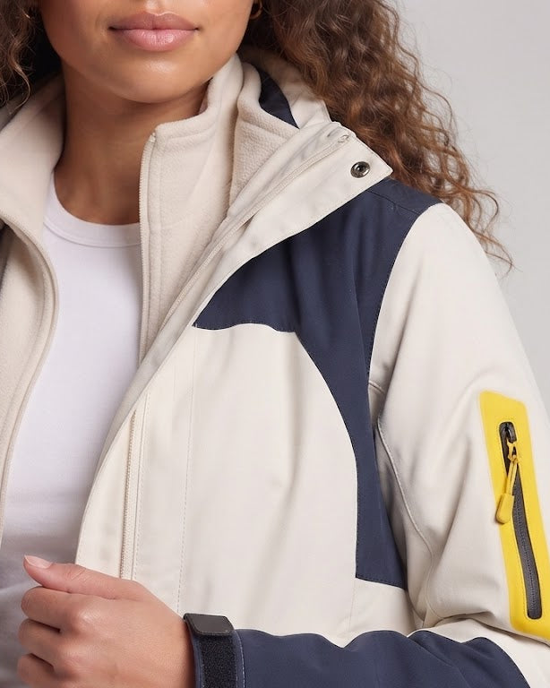 Ladies two-piece outdoor jacket with removable fleece inner jacket, wind and water-repellent softshell outer layer and hood Chichicherry