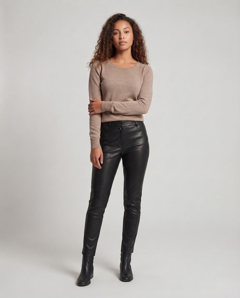 Women Fine Round Neck Sweater made of Cashmere Blend with Light Stretch and Fine Ribbed Cuff Chichicherry