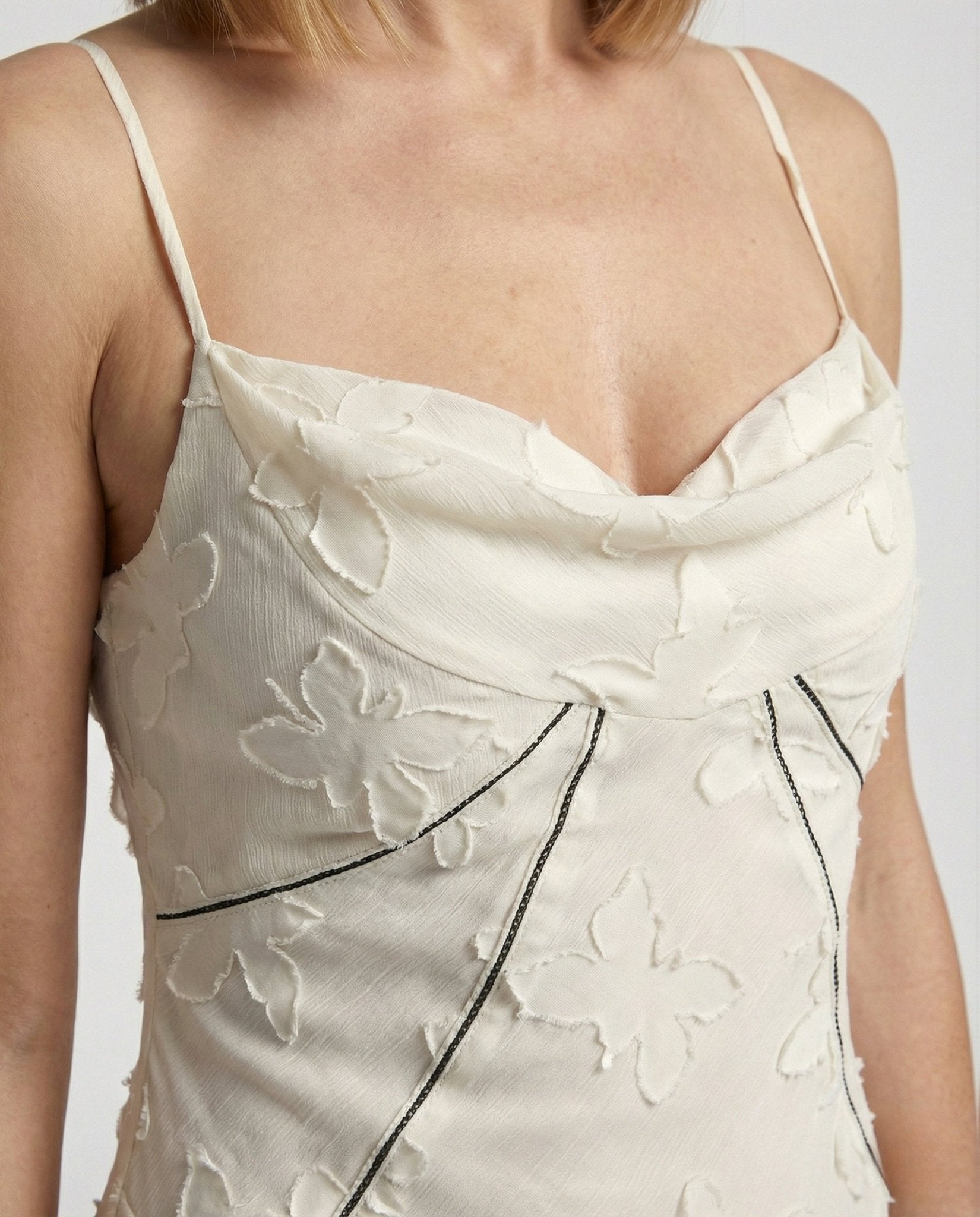 Elegant Maxi Dress with Flower Applique Women - Chichicherry