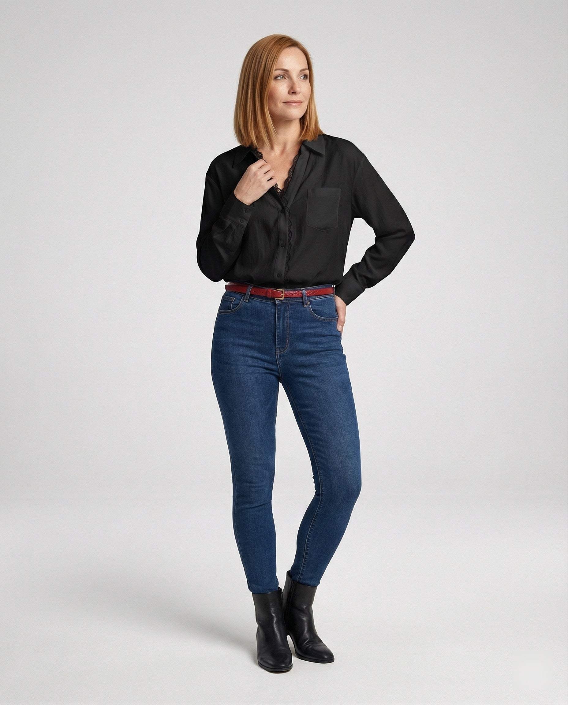 Women’s blouse with lace accents