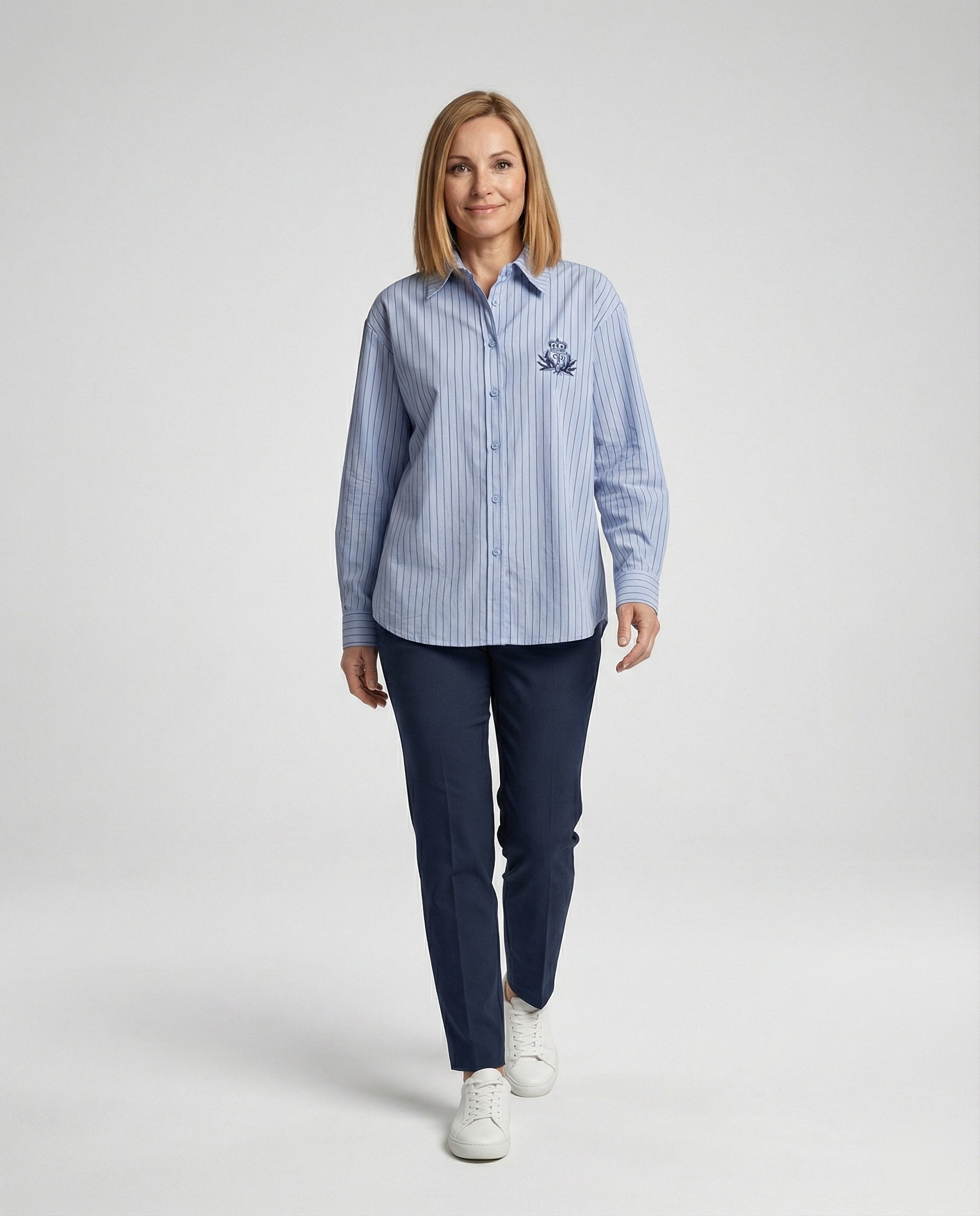 Women's blouse with stripes and classic collar
