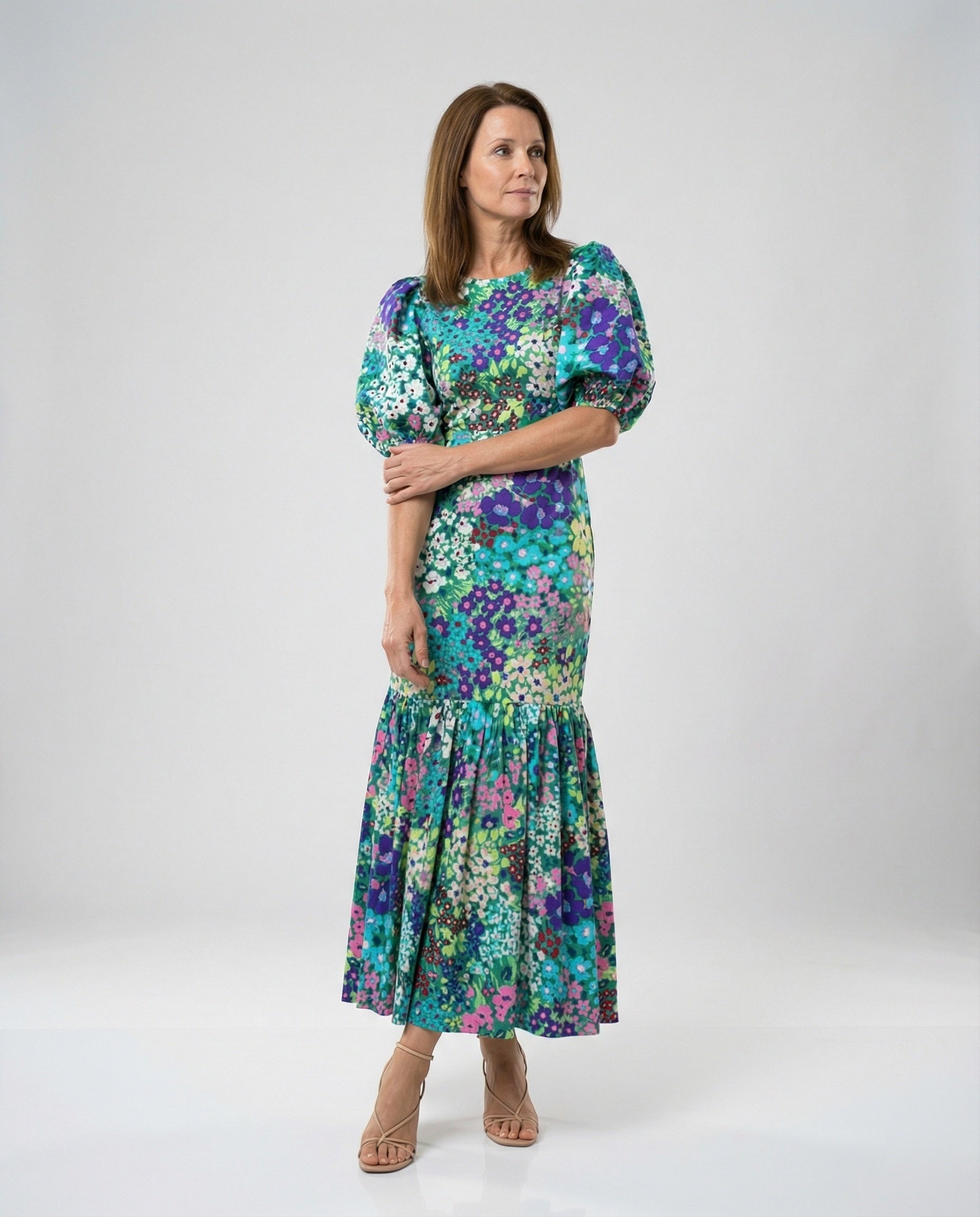 Women’s maxi dress with puff sleeves elegant