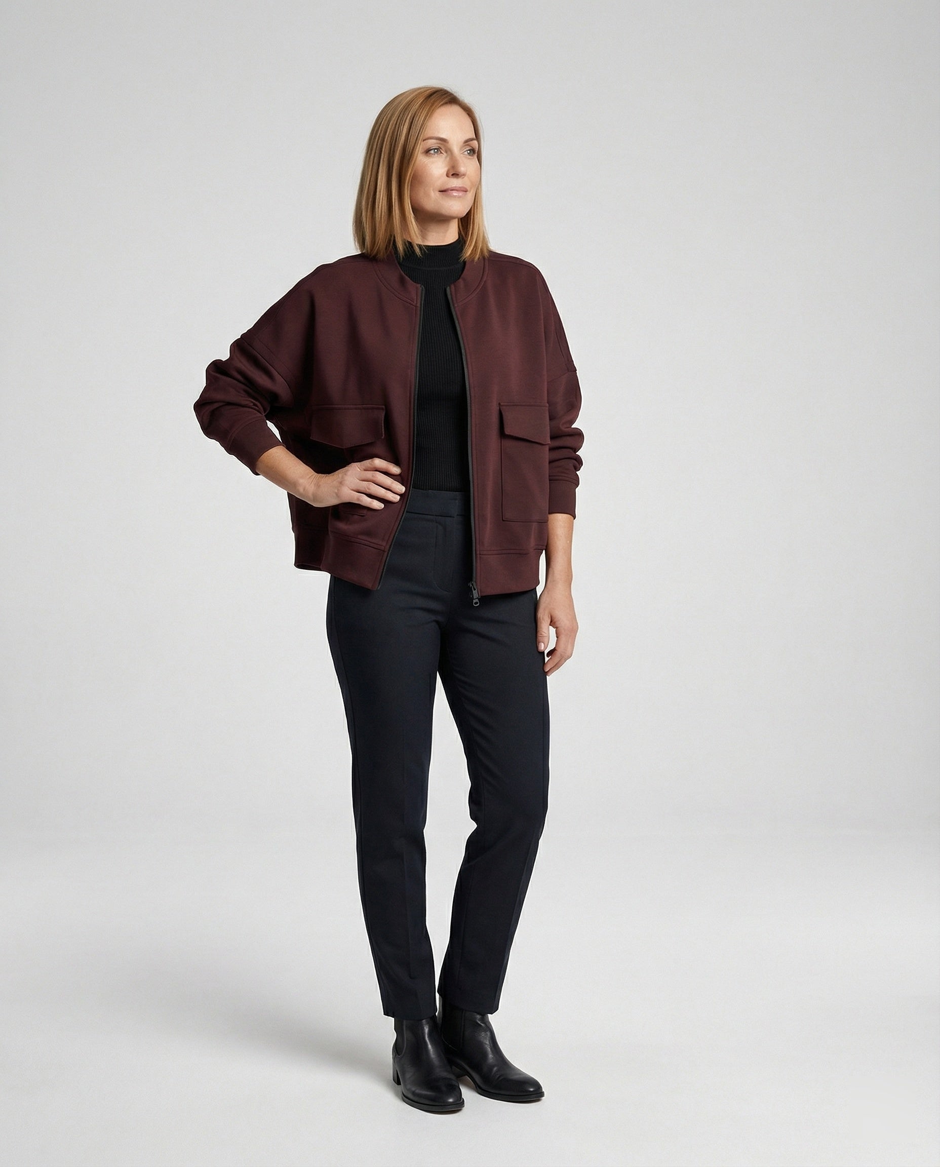 Women's bomber jacket with practical pockets