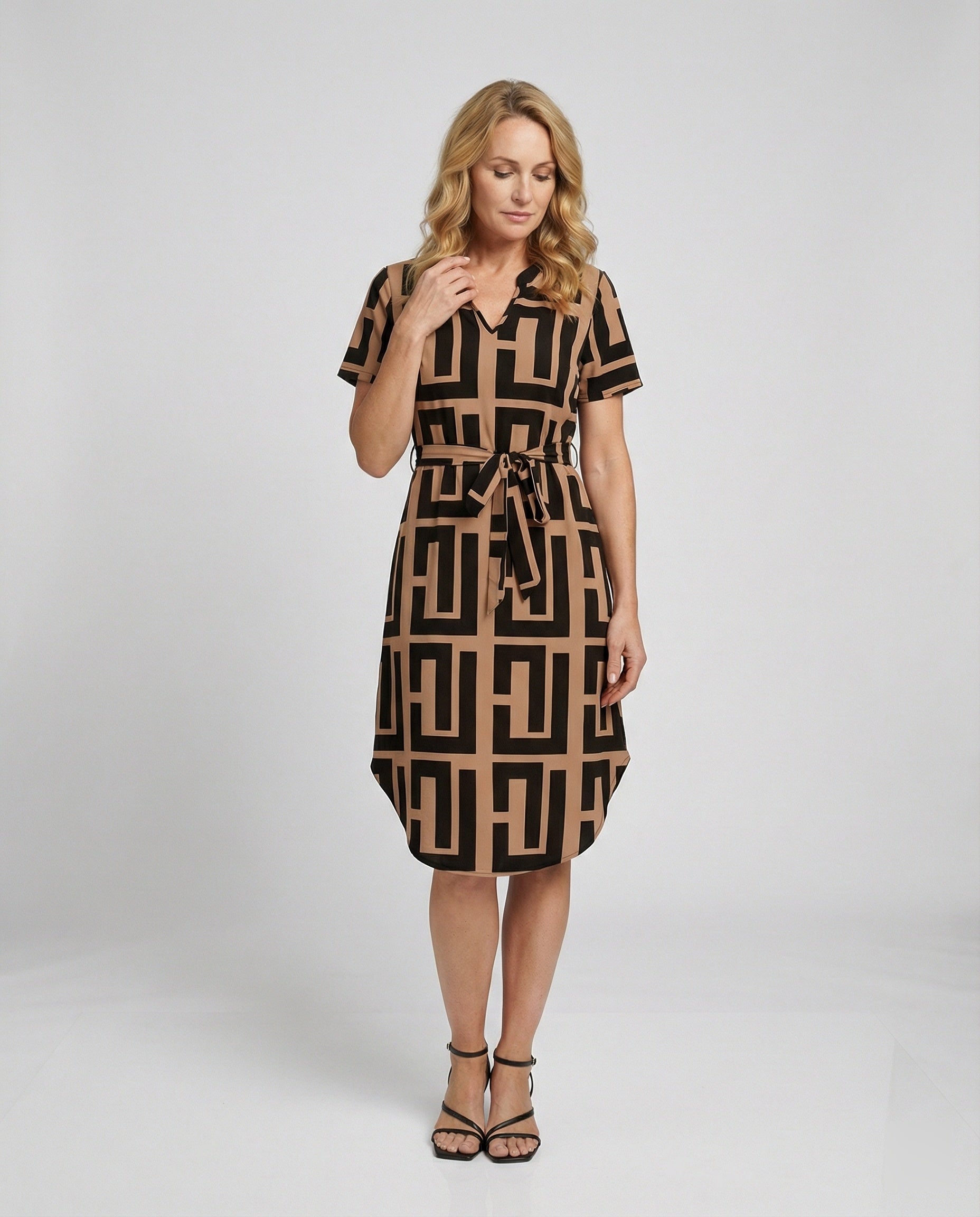 Women's midi dress with pattern and belt