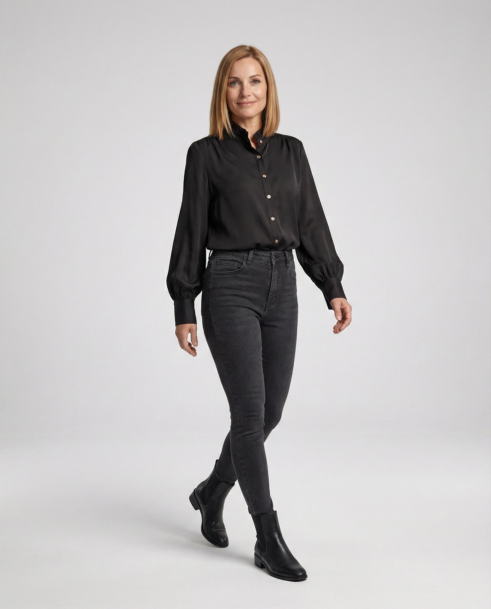 Women's blouse with ruffled collar