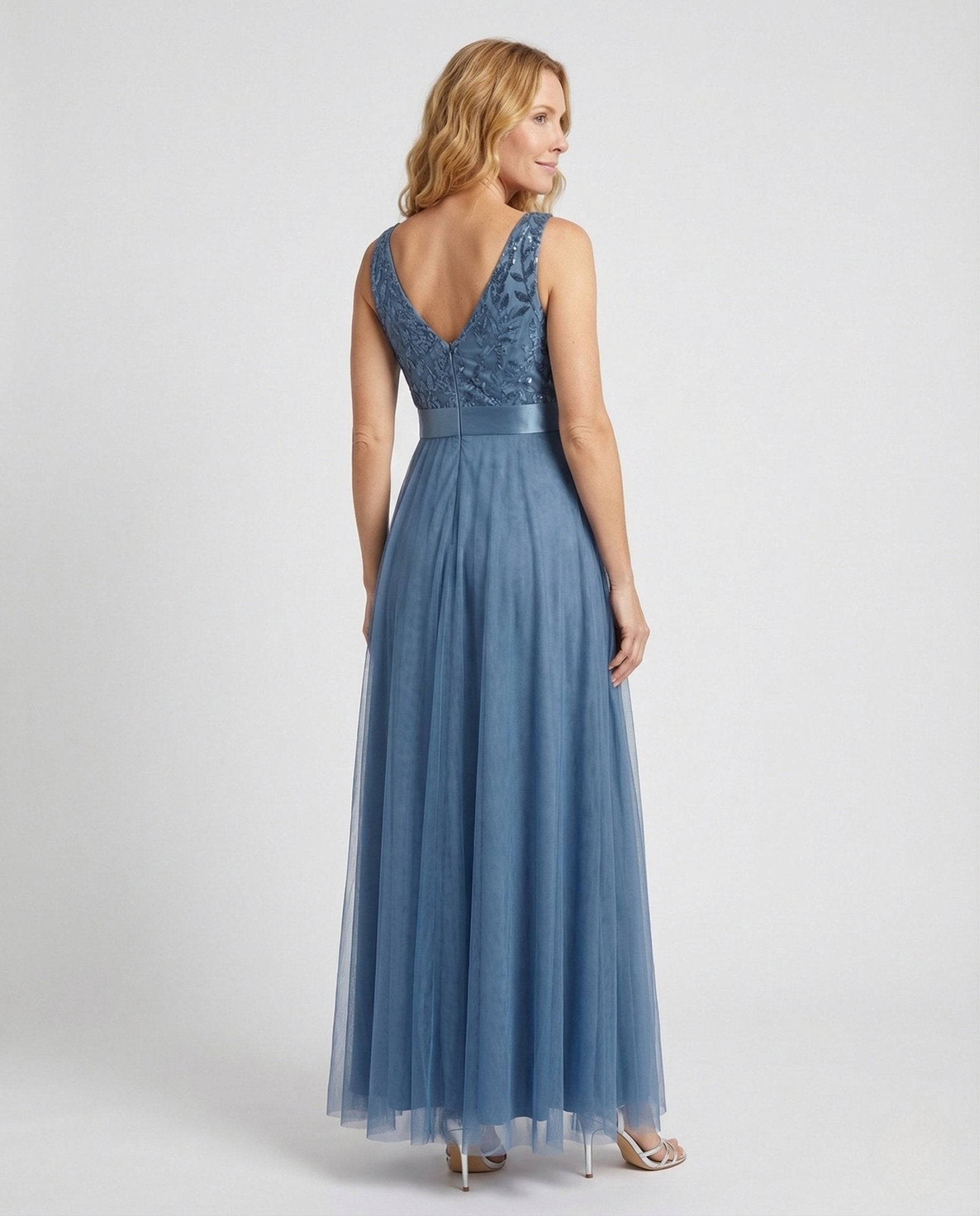 Ladies Ball Gown Tulle Skirt Embroidered Bustier - Chichicherry