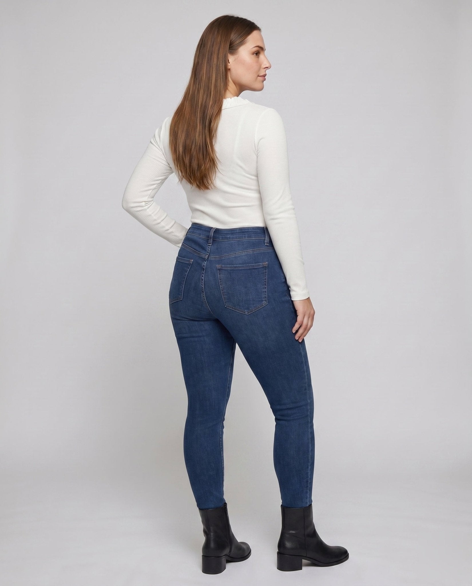 Ladies fitted long-sleeve shirt with ruffle details - Chichicherry