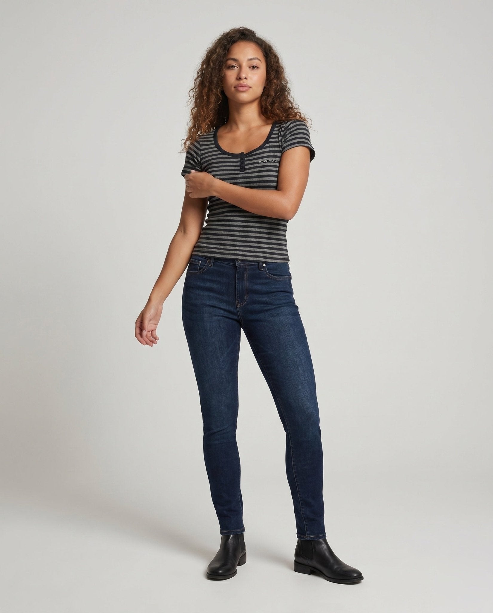 Ladies fitted short-sleeve shirt with waffle texture and fashionable print - Chichicherry