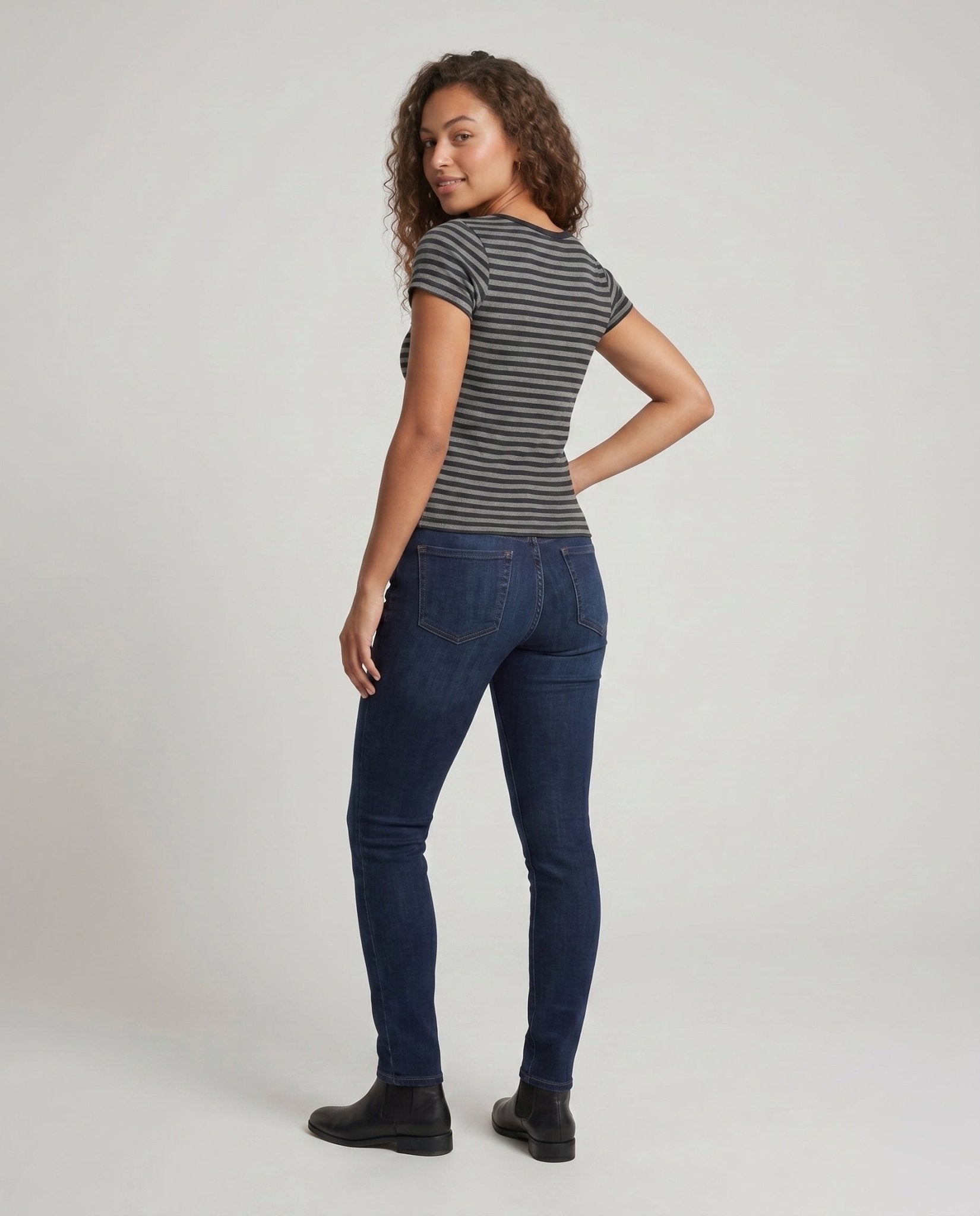 Ladies fitted short-sleeve shirt with waffle texture and fashionable print - Chichicherry