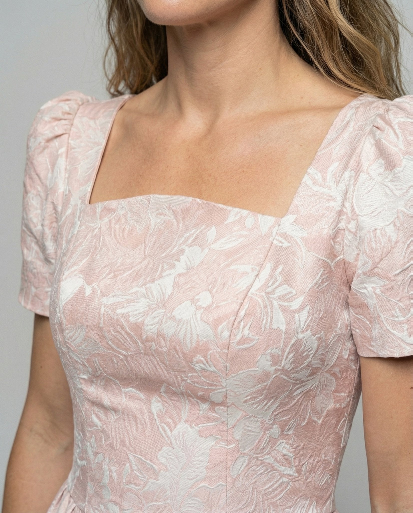 Ladies Jacquard Midi Dress with Puff Sleeves - Chichicherry