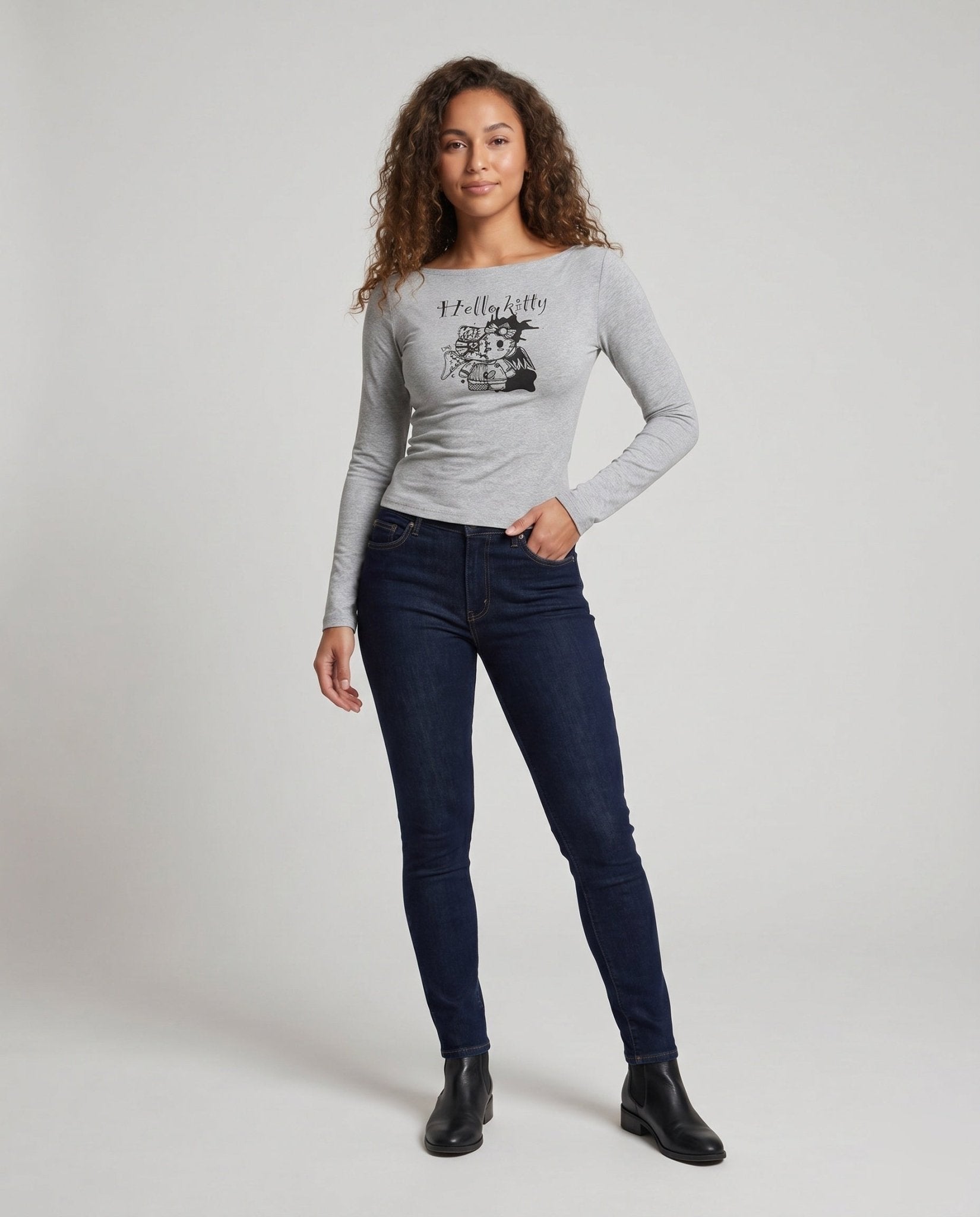 Ladies long sleeve shirt with creative print and figure-hugging cut - Chichicherry