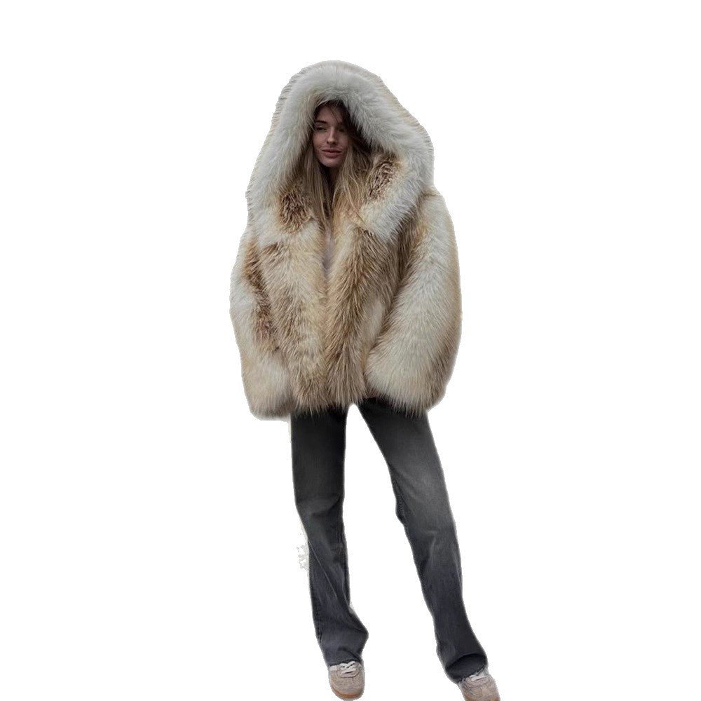 Ladies luxurious short-cut faux fur bomber with voluminous shawl collar and contrasting fur accents Chichicherry - Chichicherry